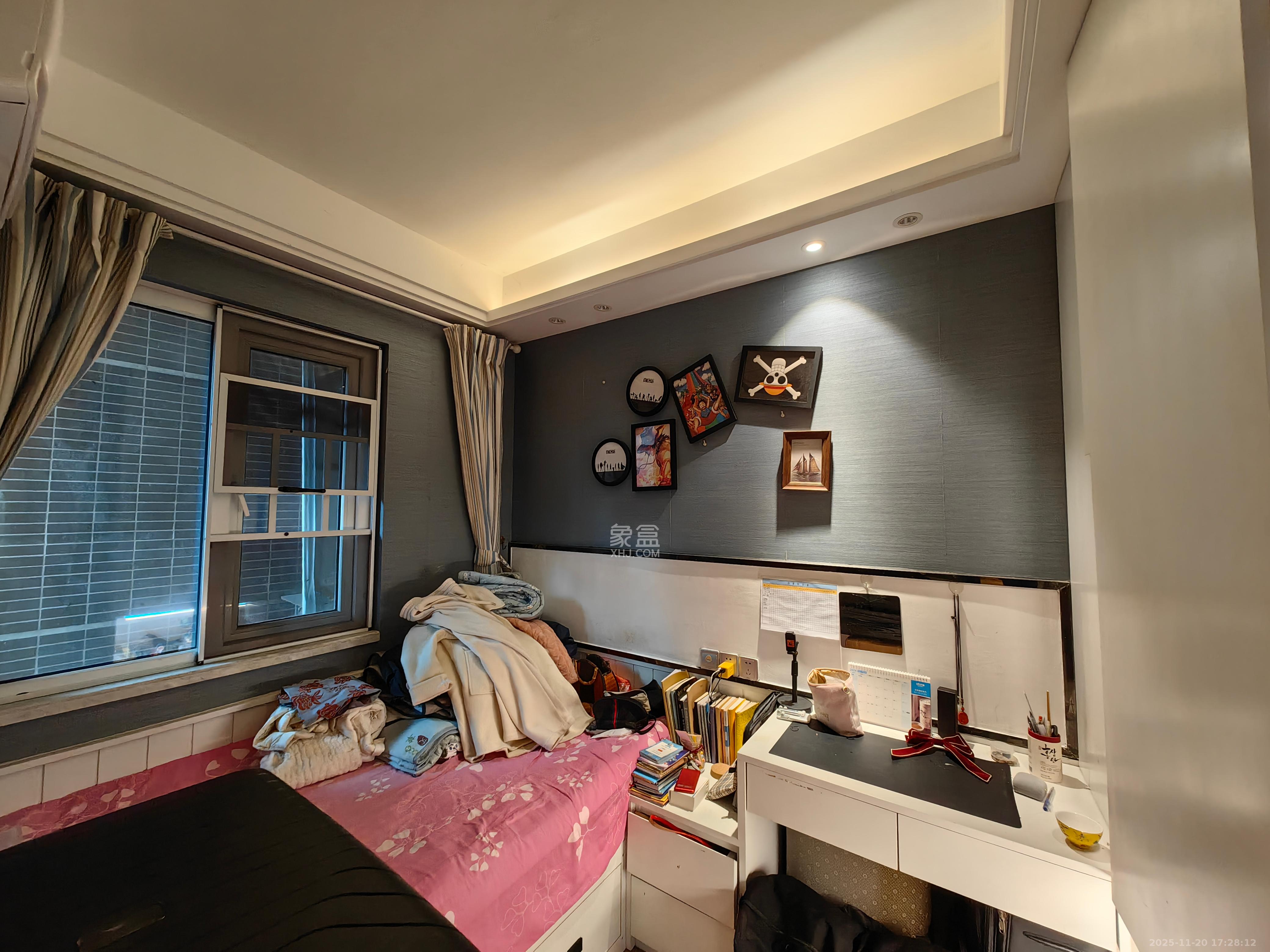 海伦春天  3室2厅1卫    2300.0元/月室内图