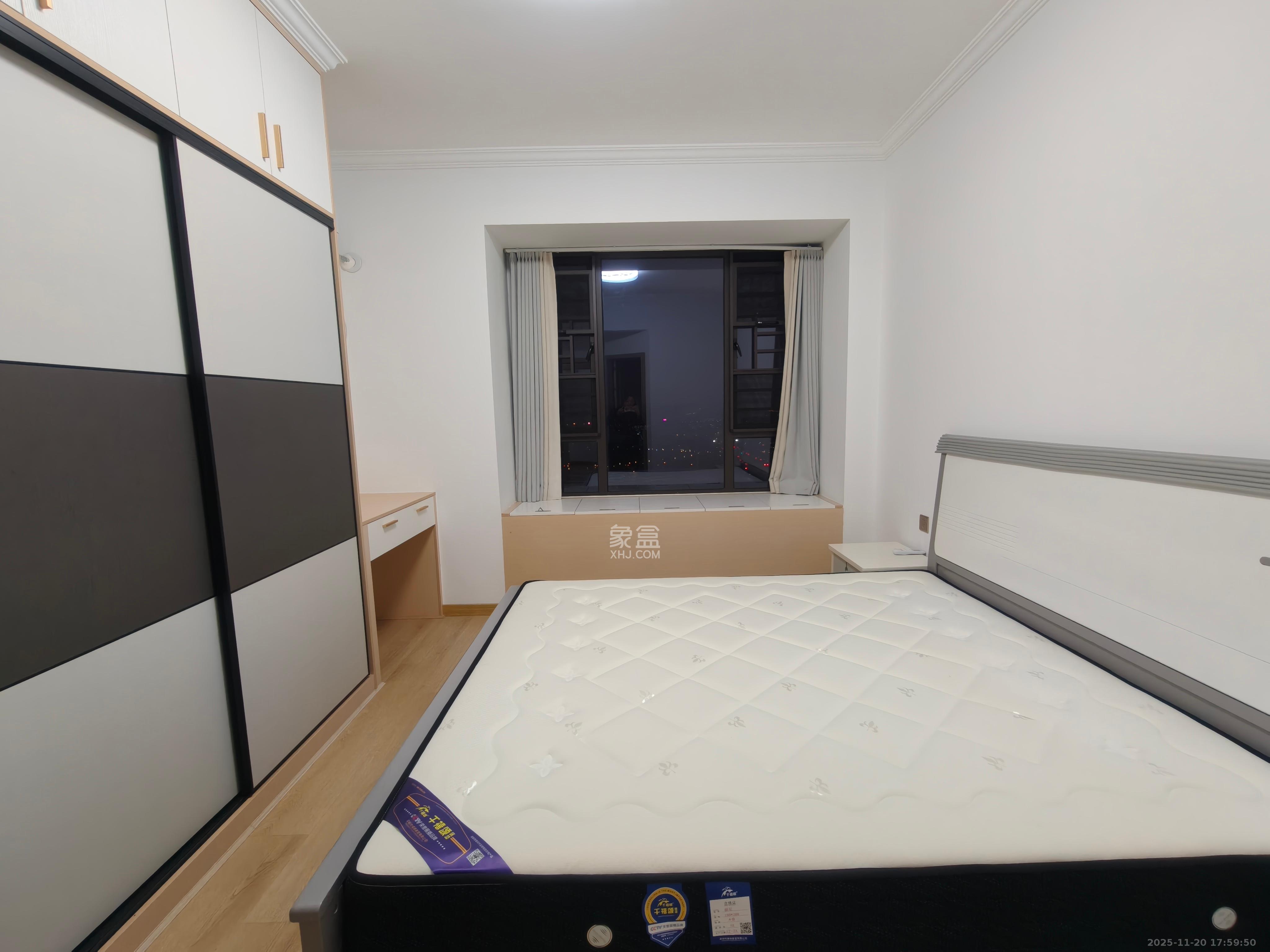 福天星中心(福天星雅苑) 4室2厅2卫 3300.0元/月 福天星中心(福天星雅苑) 4室2厅2卫 3300.0元/月室内图