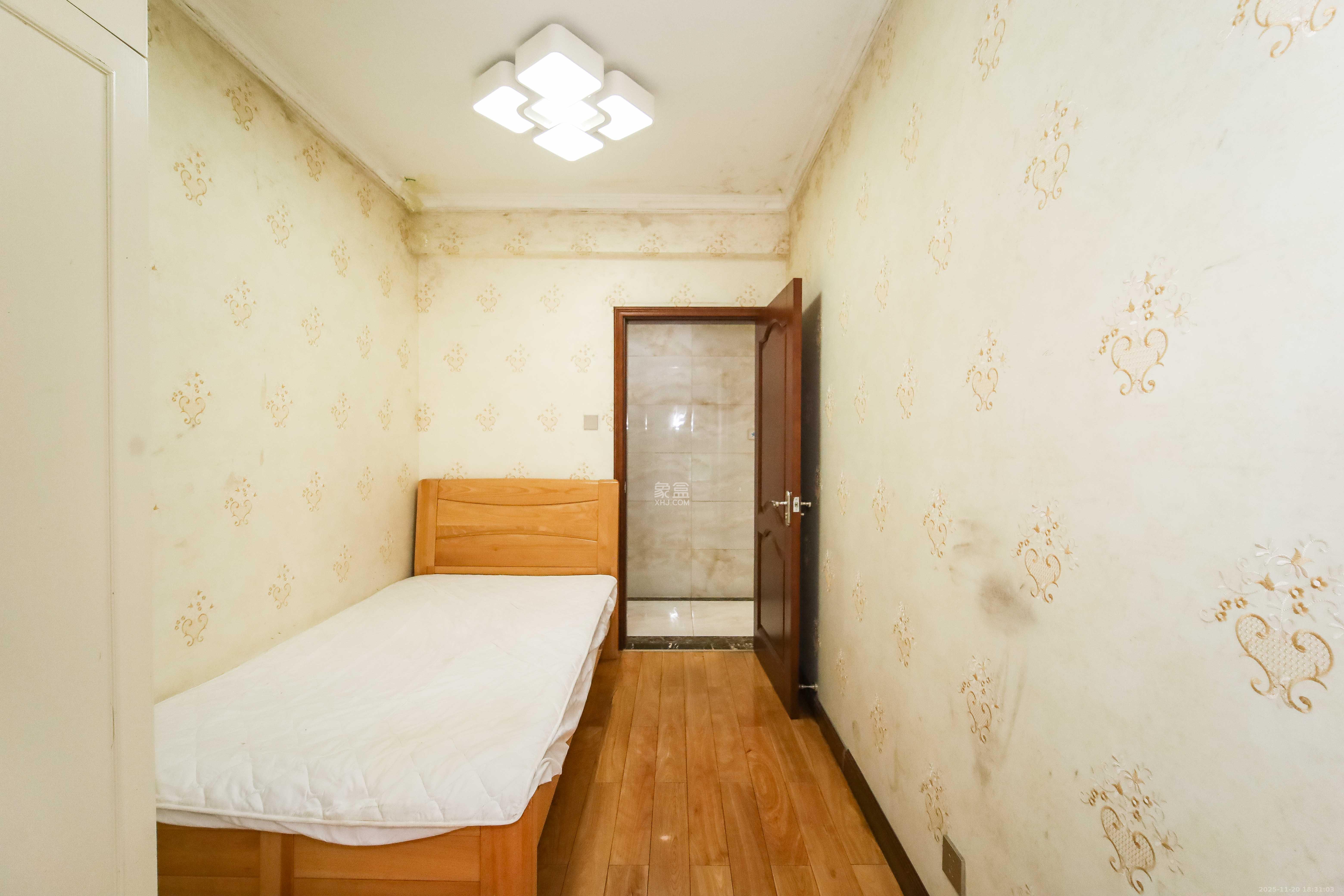 鸿基橄榄君庭  3室2厅2卫    130.0万卧室