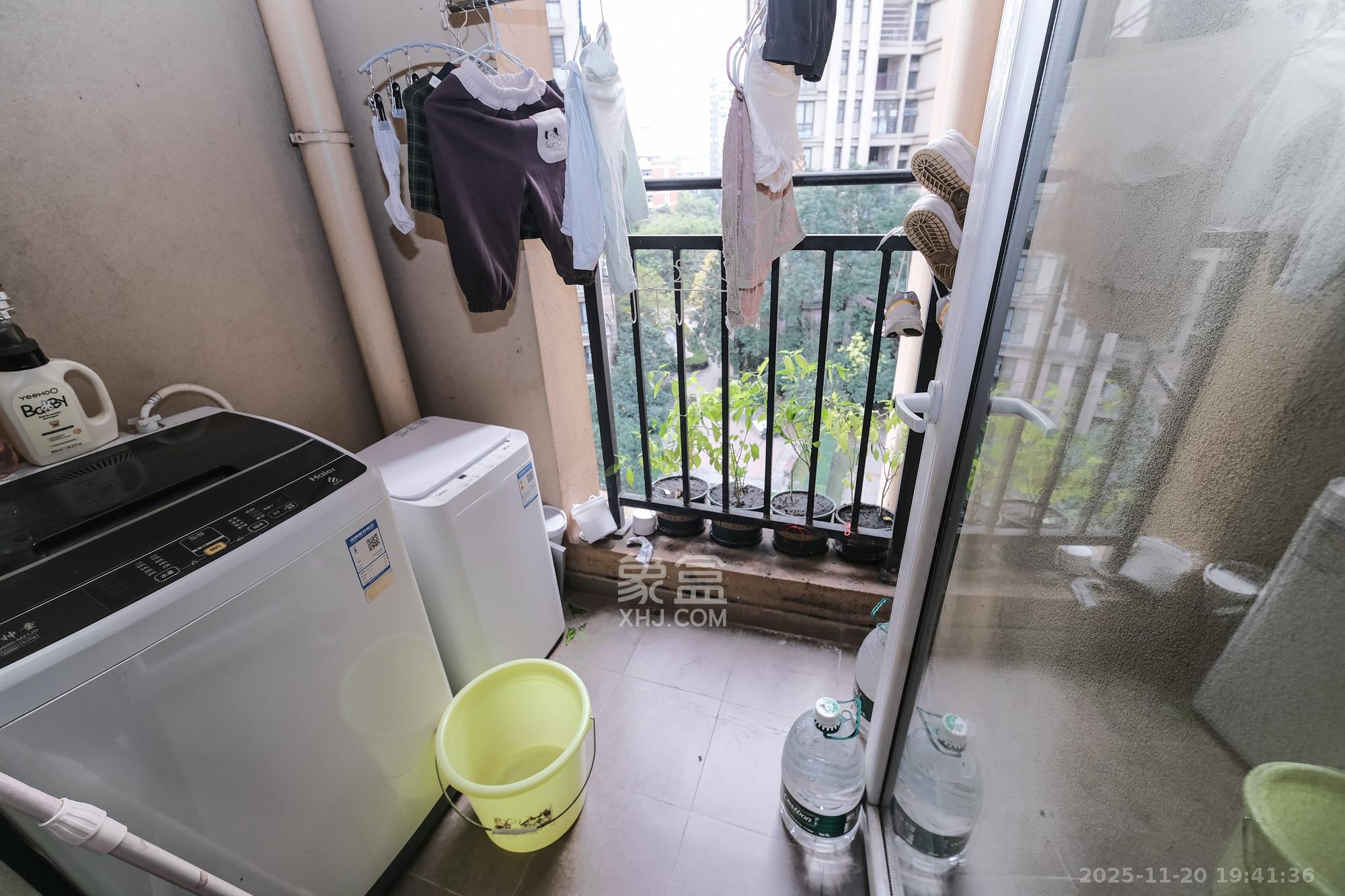 郡原居里 2室2厅1卫 45.0万 郡原居里 2室2厅1卫 45.0万阳台