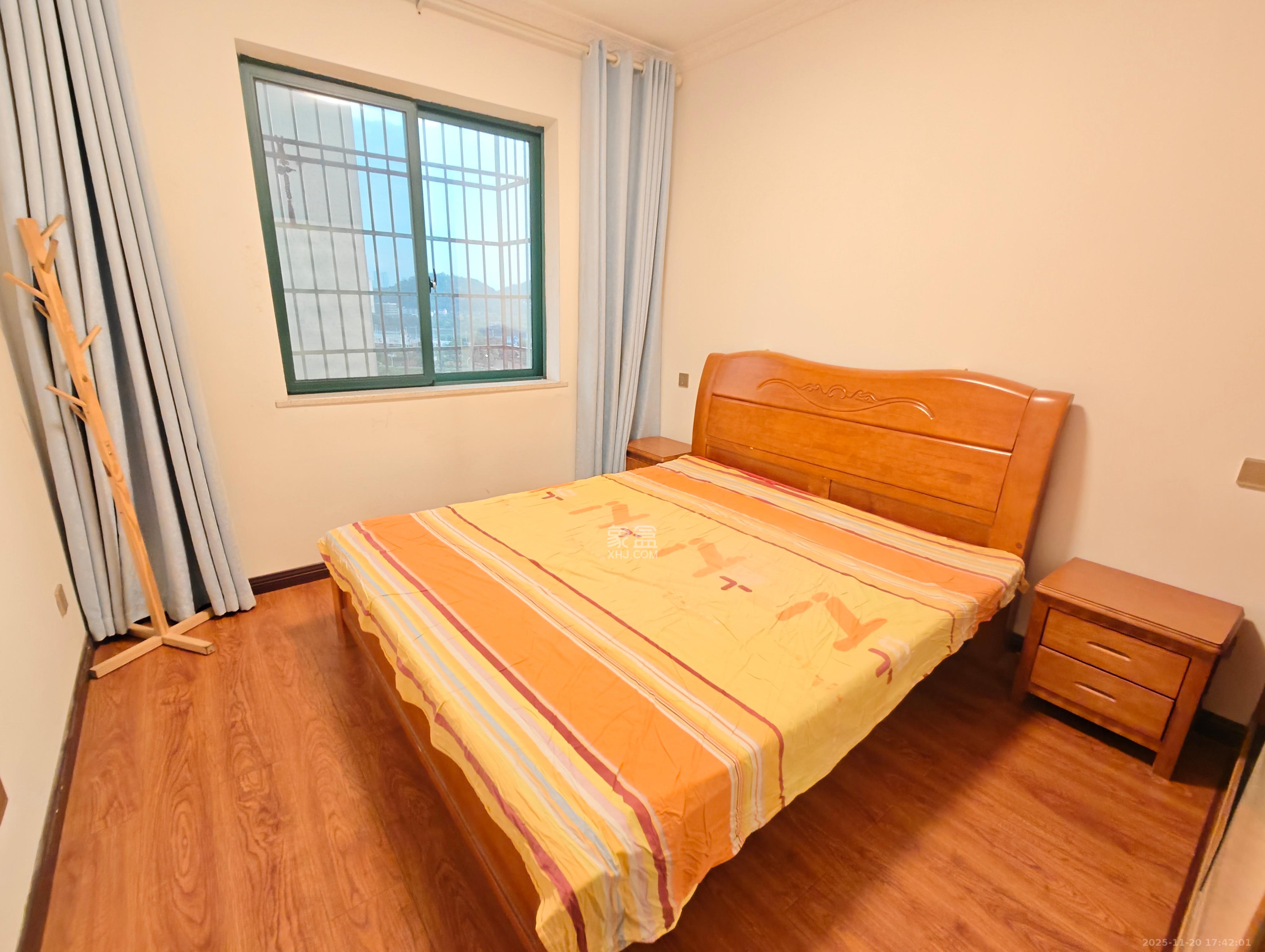 西韵佳苑  2室2厅1卫    2400.0元/月室内图