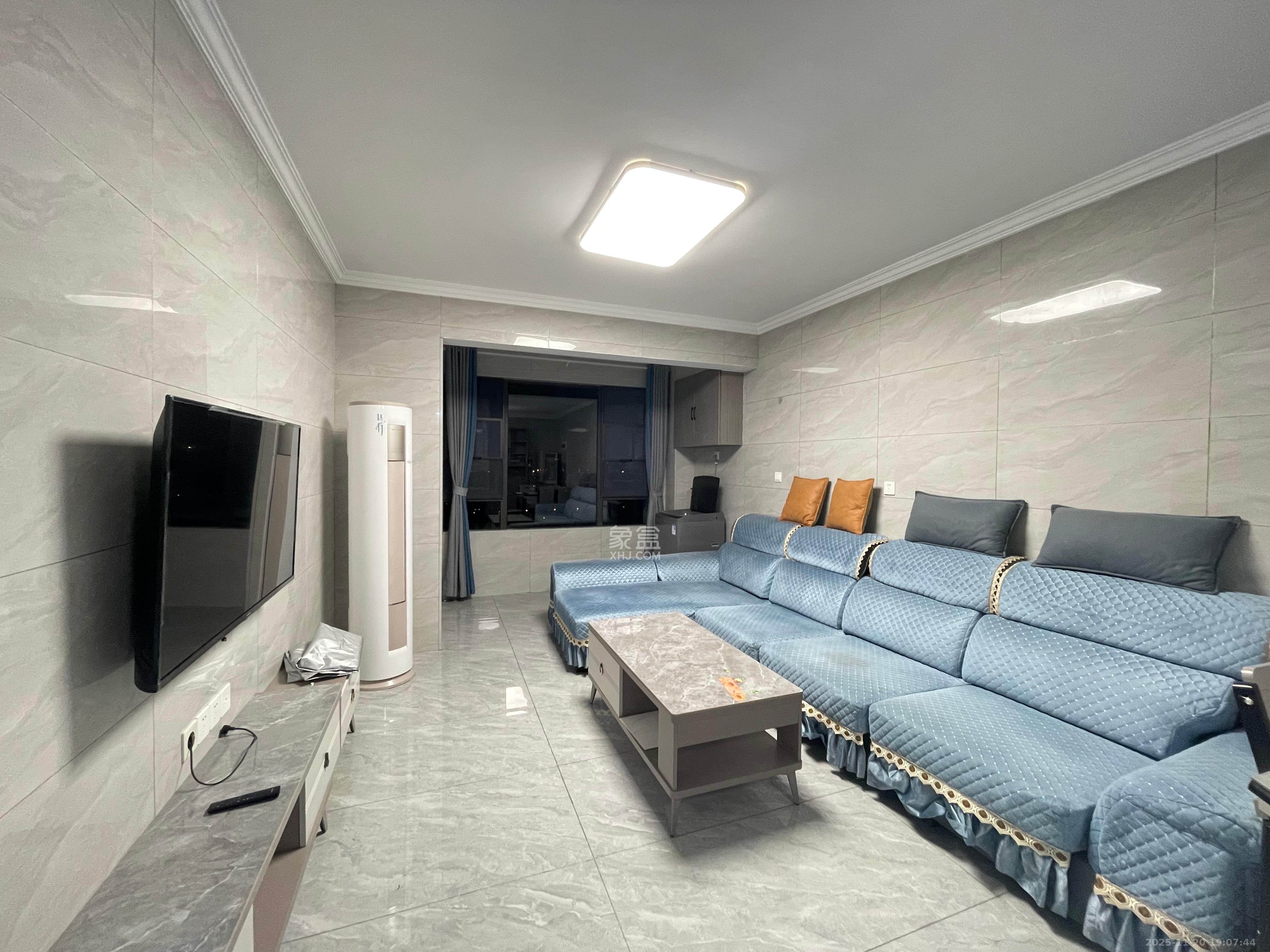 东合新苑  2室2厅1卫    2100.0元/月室内图1