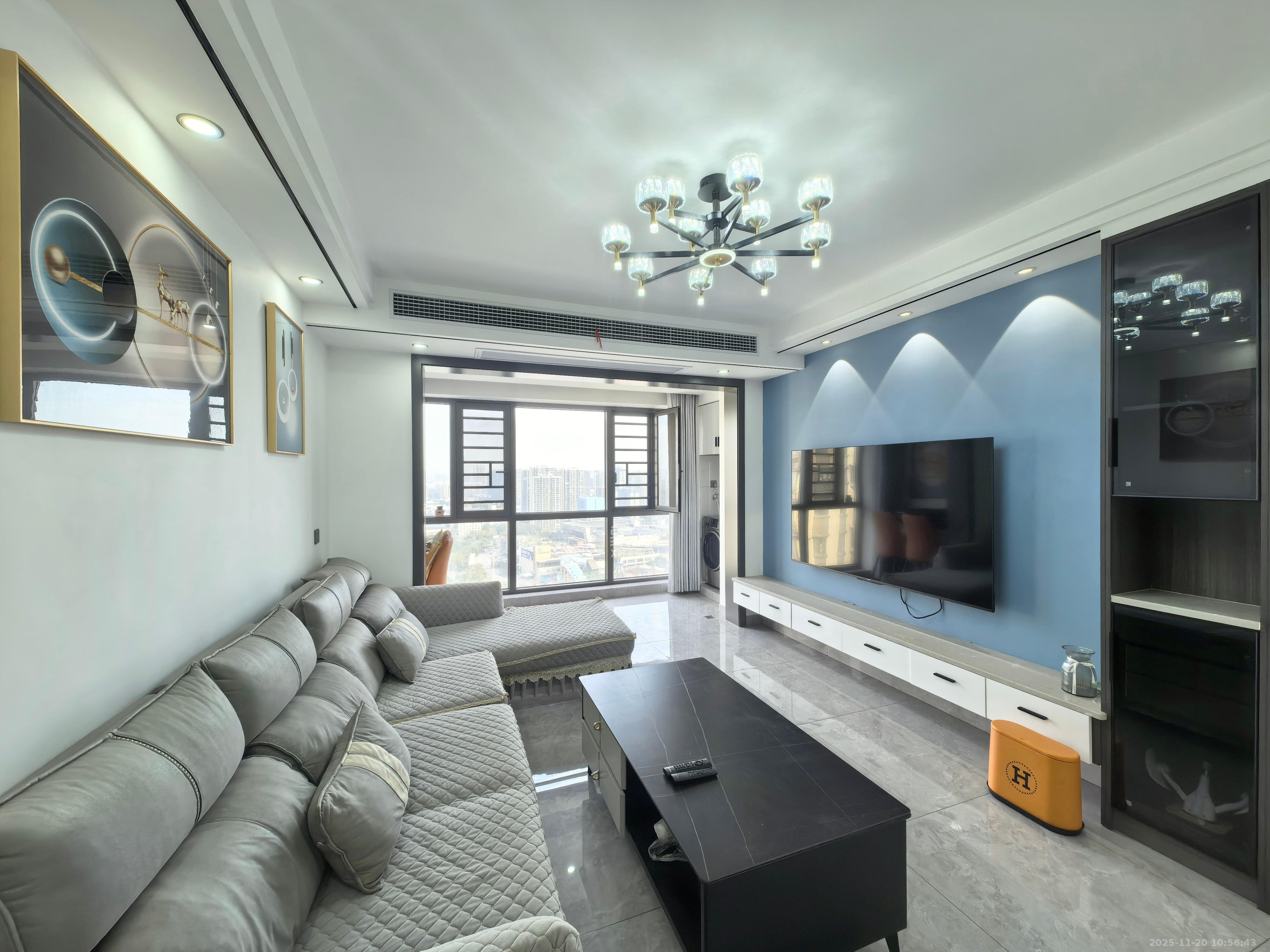 和润园三期 3室2厅1卫 2600.0元/月 和润园三期 3室2厅1卫 2600.0元/月室内图