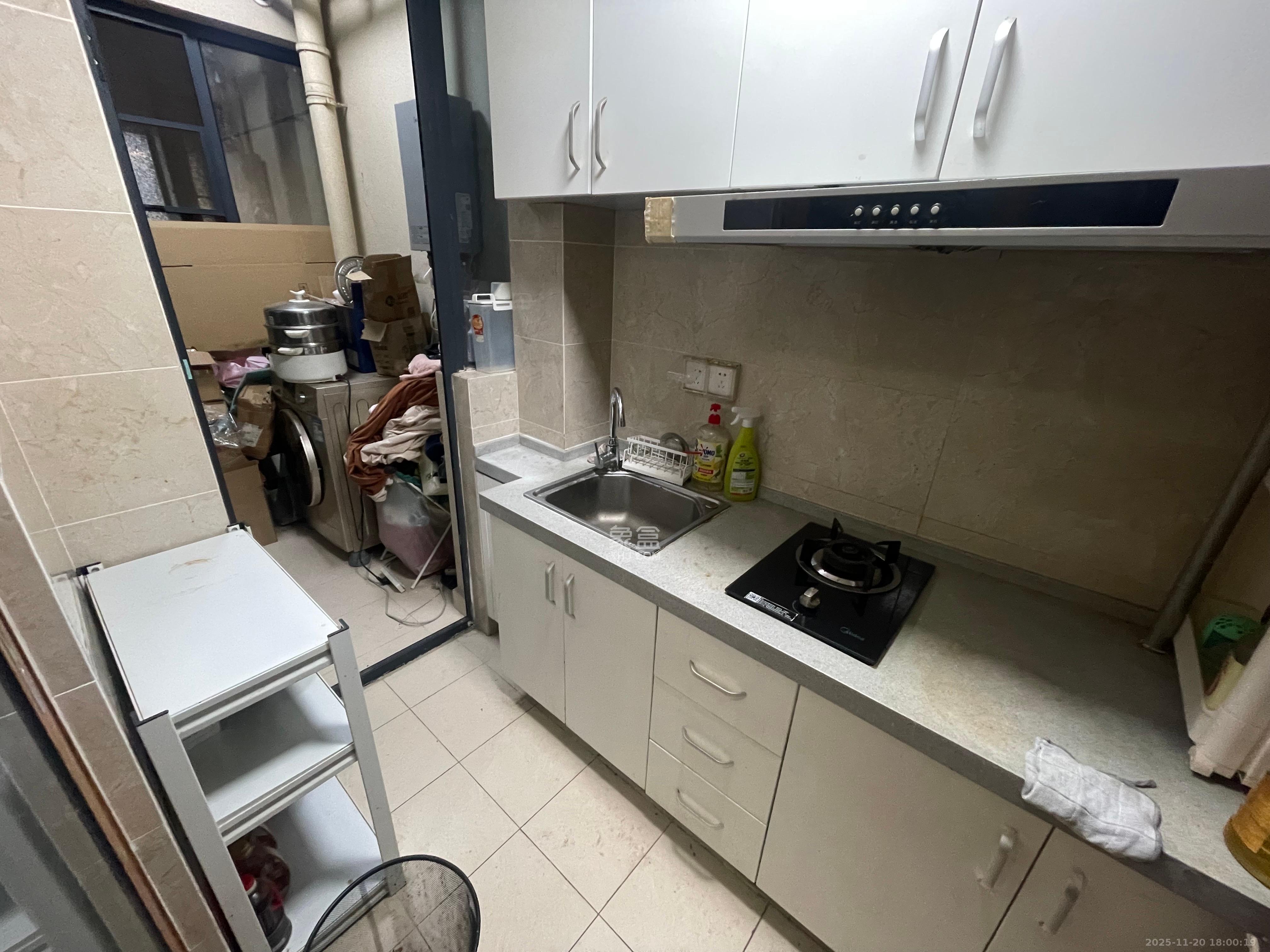 荣泰广场 2室1厅1卫 2500.0元/月 荣泰广场 2室1厅1卫 2500.0元/月室内图