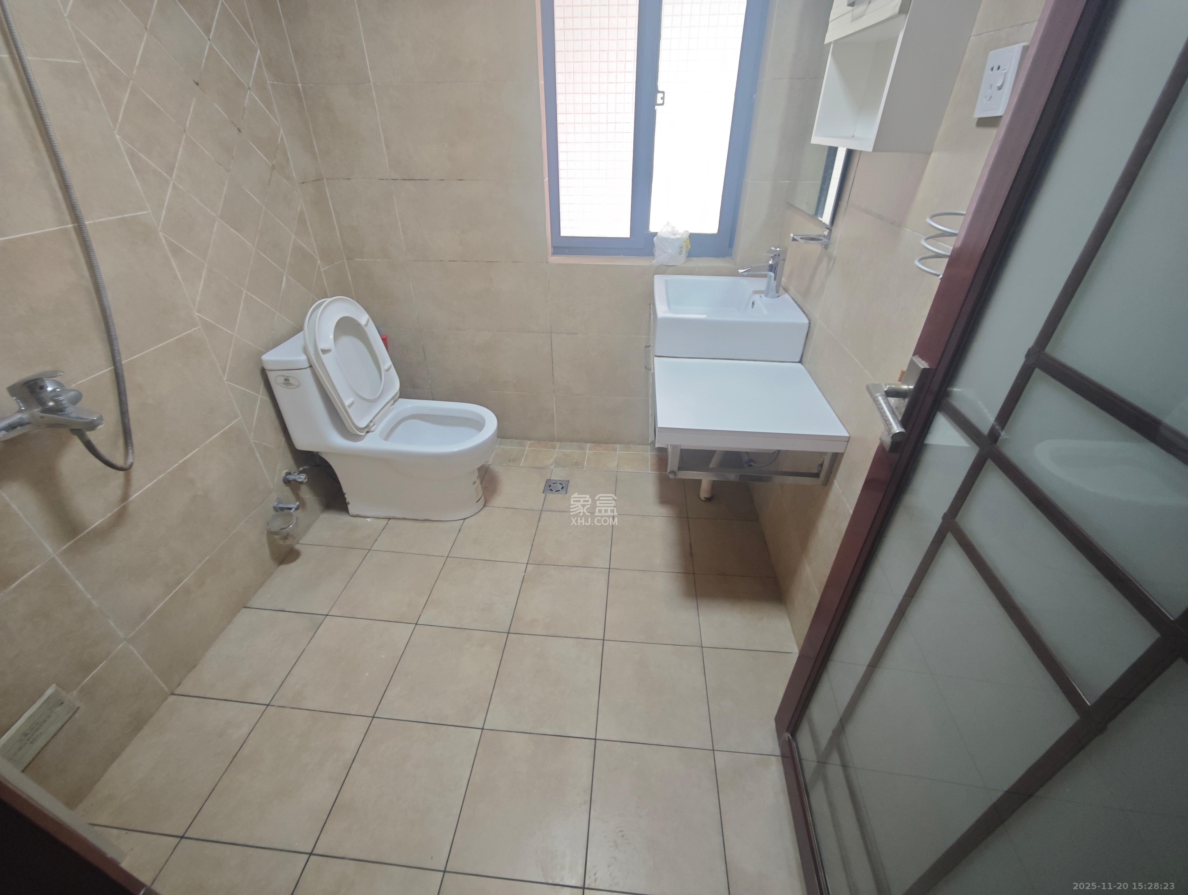 海林馨香雅苑  4室2厅0卫    3200.0元/月室内图