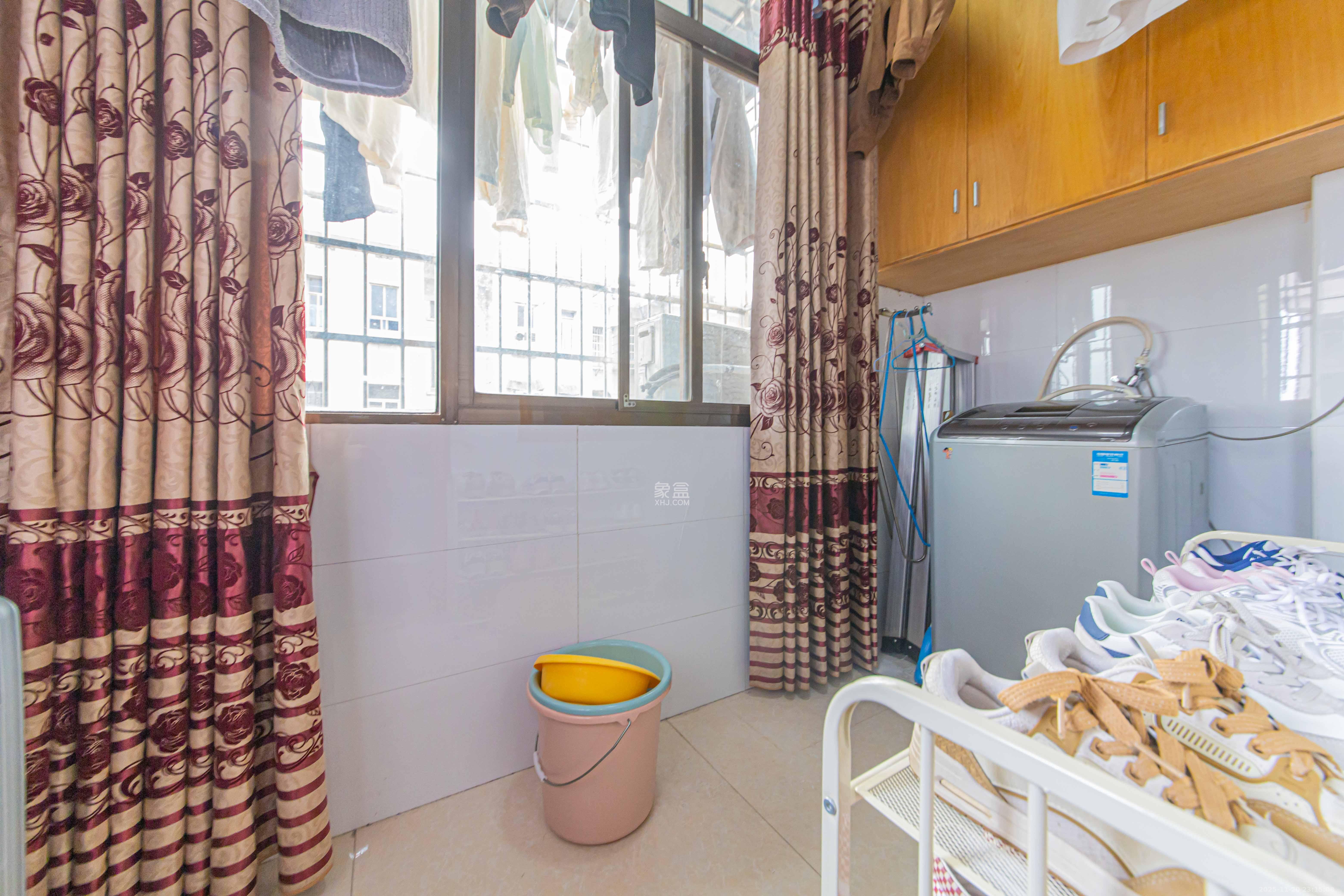 中石化西南石油局单位房(中南石油局四普基地花园小区) 2室1厅1卫 24.0万 中石化西南石油局单位房(中南石油局四普基地花园小区) 2室1厅1卫 24.0万阳台