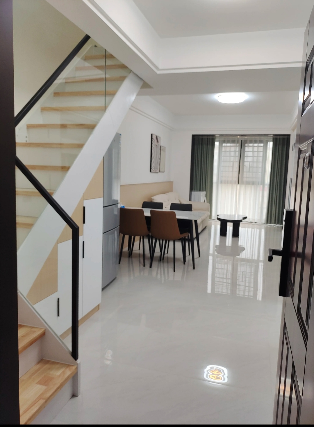 御笔华章  2室2厅1卫    2300.0元/月