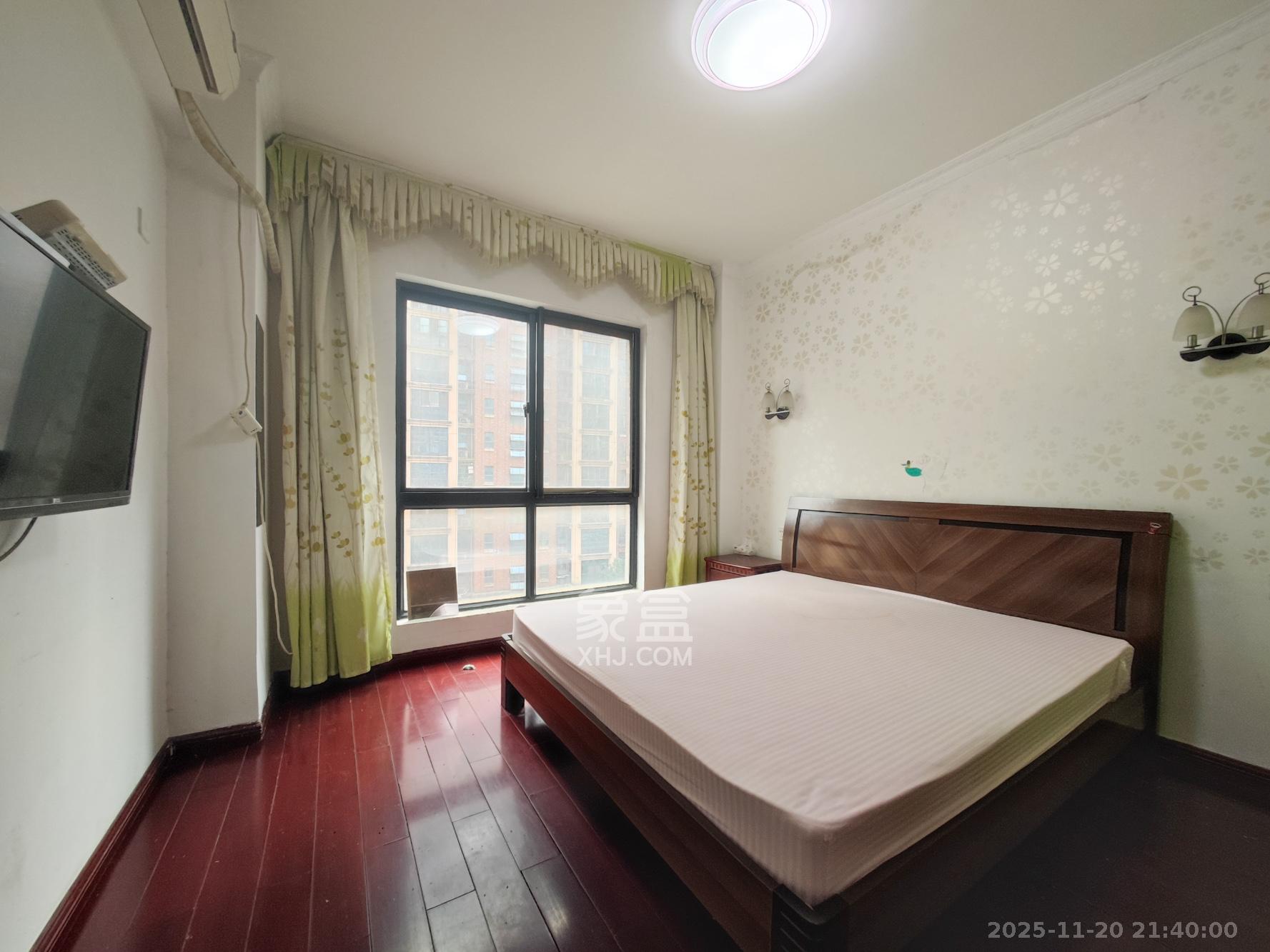 水岸天际(一期、二期) 2室2厅1卫 75.0万 水岸天际(一期、二期) 2室2厅1卫 75.0万卧室