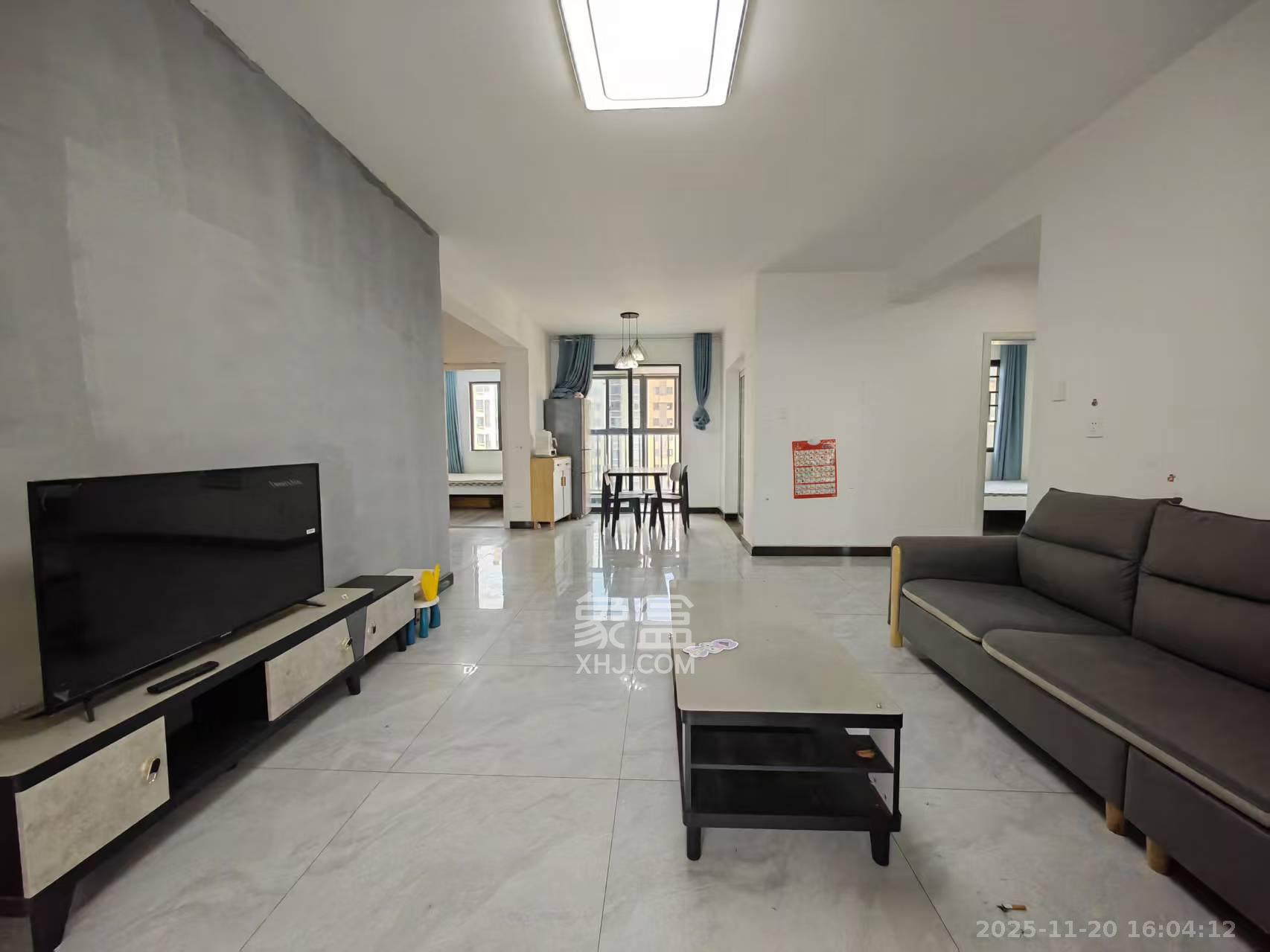 中粮鸿云 3室2厅2卫 1600.0元/月 中粮鸿云 3室2厅2卫 1600.0元/月室内图