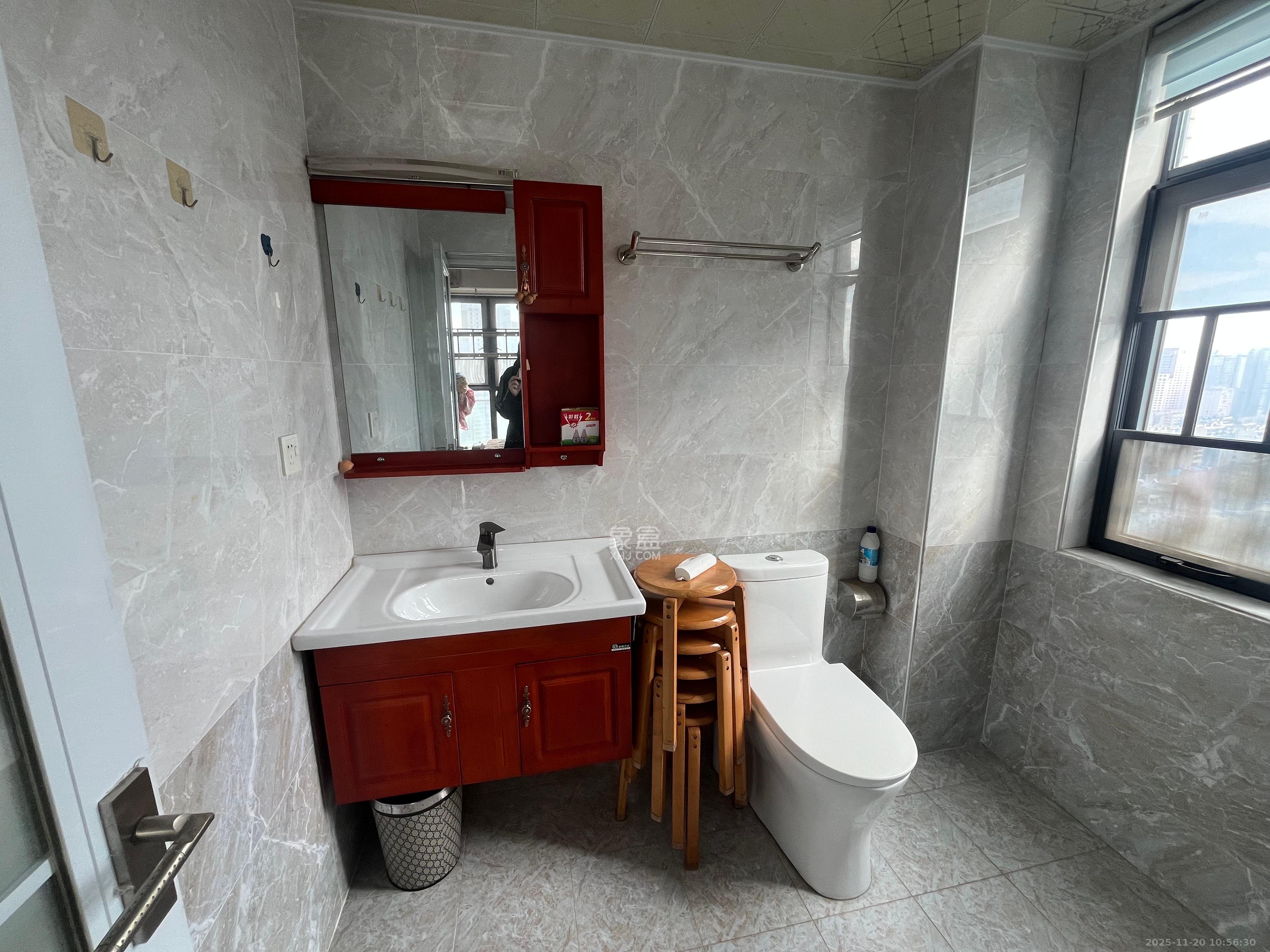 星城书香苑(星城书院) 3室2厅2卫 3800.0元/月 星城书香苑(星城书院) 3室2厅2卫 3800.0元/月室内图