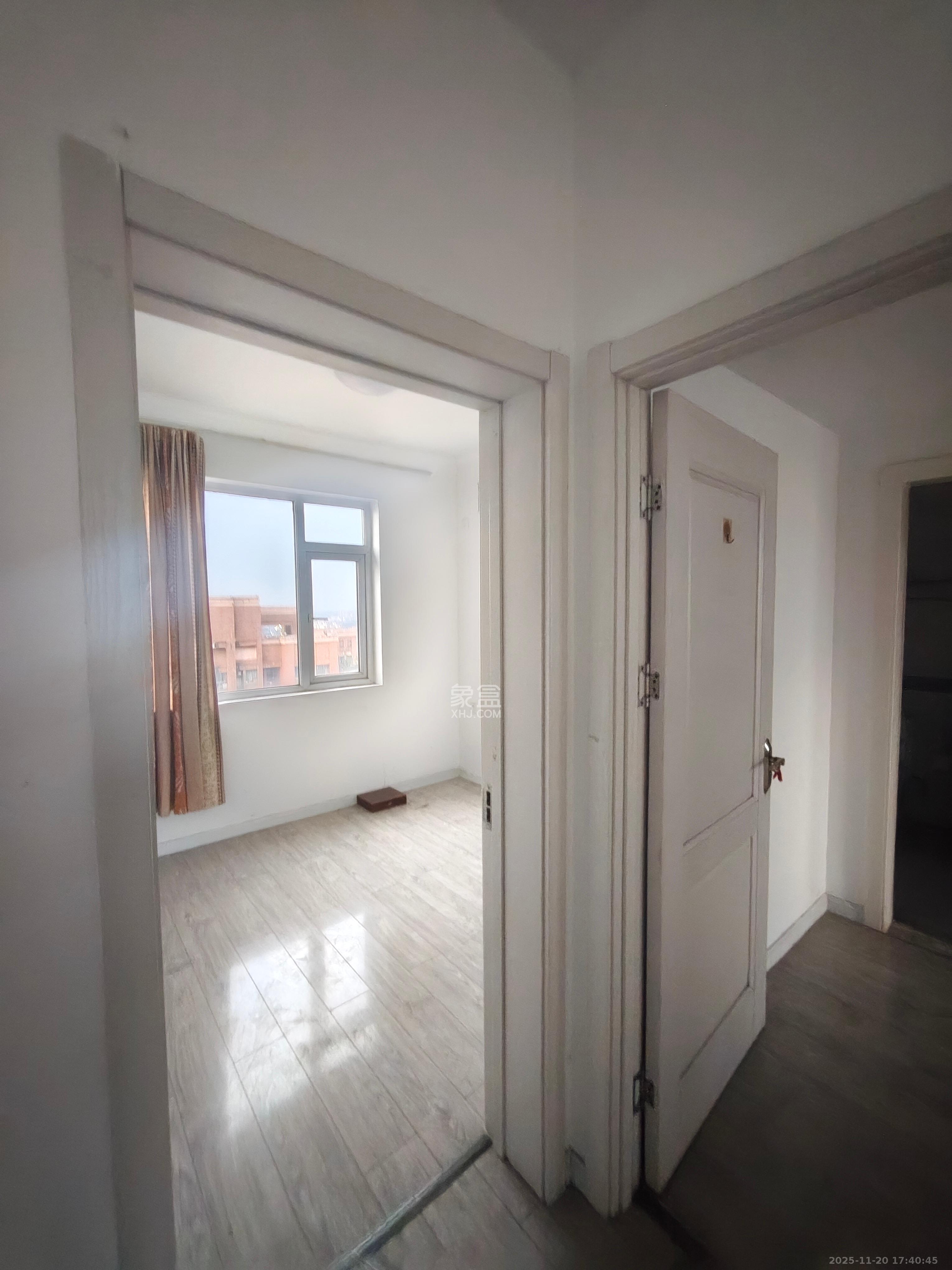 三一街区 3室2厅2卫 2000.0元/月 三一街区 3室2厅2卫 2000.0元/月室内图