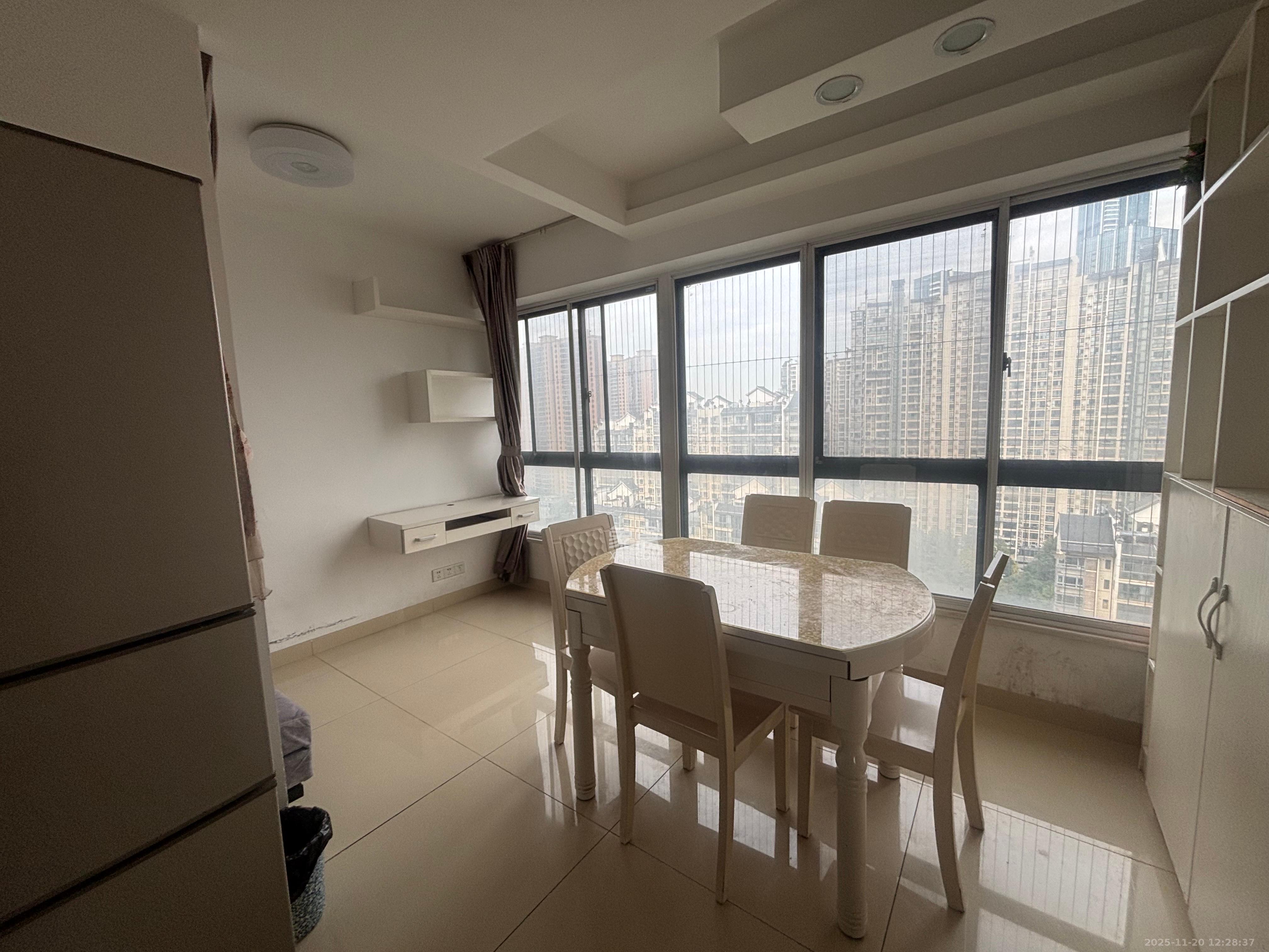 融科檀香山(融科紫檀、香山国际) 2室1厅1卫 2500.0元/月 融科檀香山(融科紫檀、香山国际) 2室1厅1卫 2500.0元/月室内图