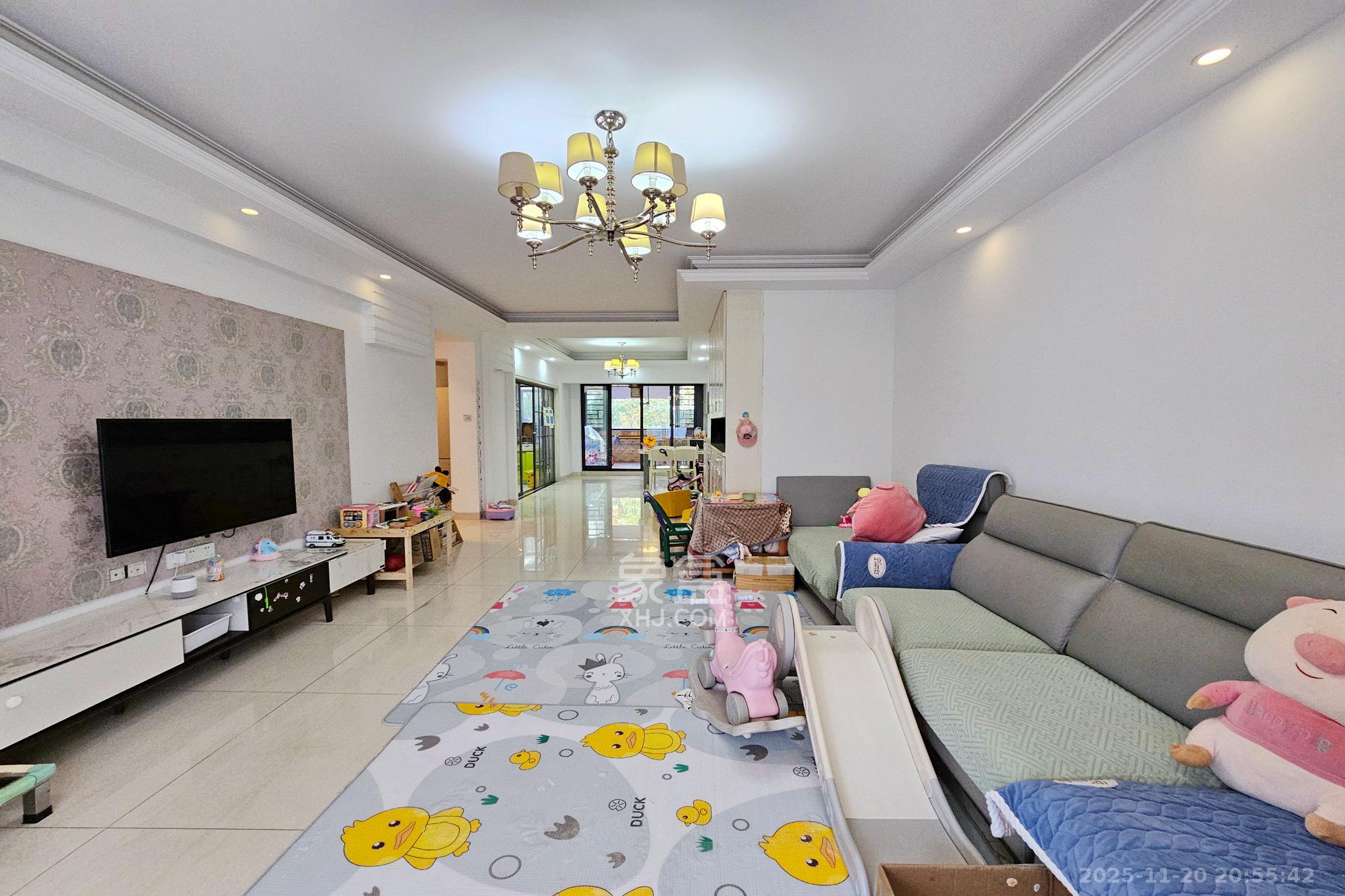 茂华国际湘 3室2厅2卫 140.0万 茂华国际湘 3室2厅2卫 140.0万客厅