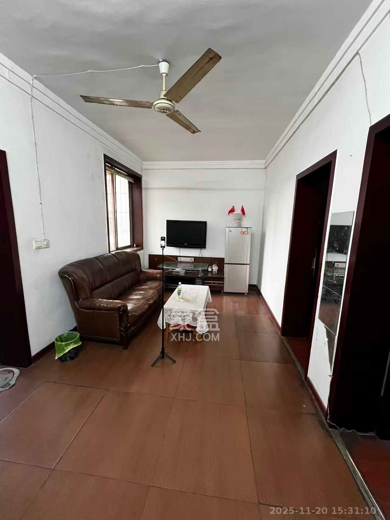 赤岗小区（一二三片）  2室1厅1卫    1600.0元/月室内图1