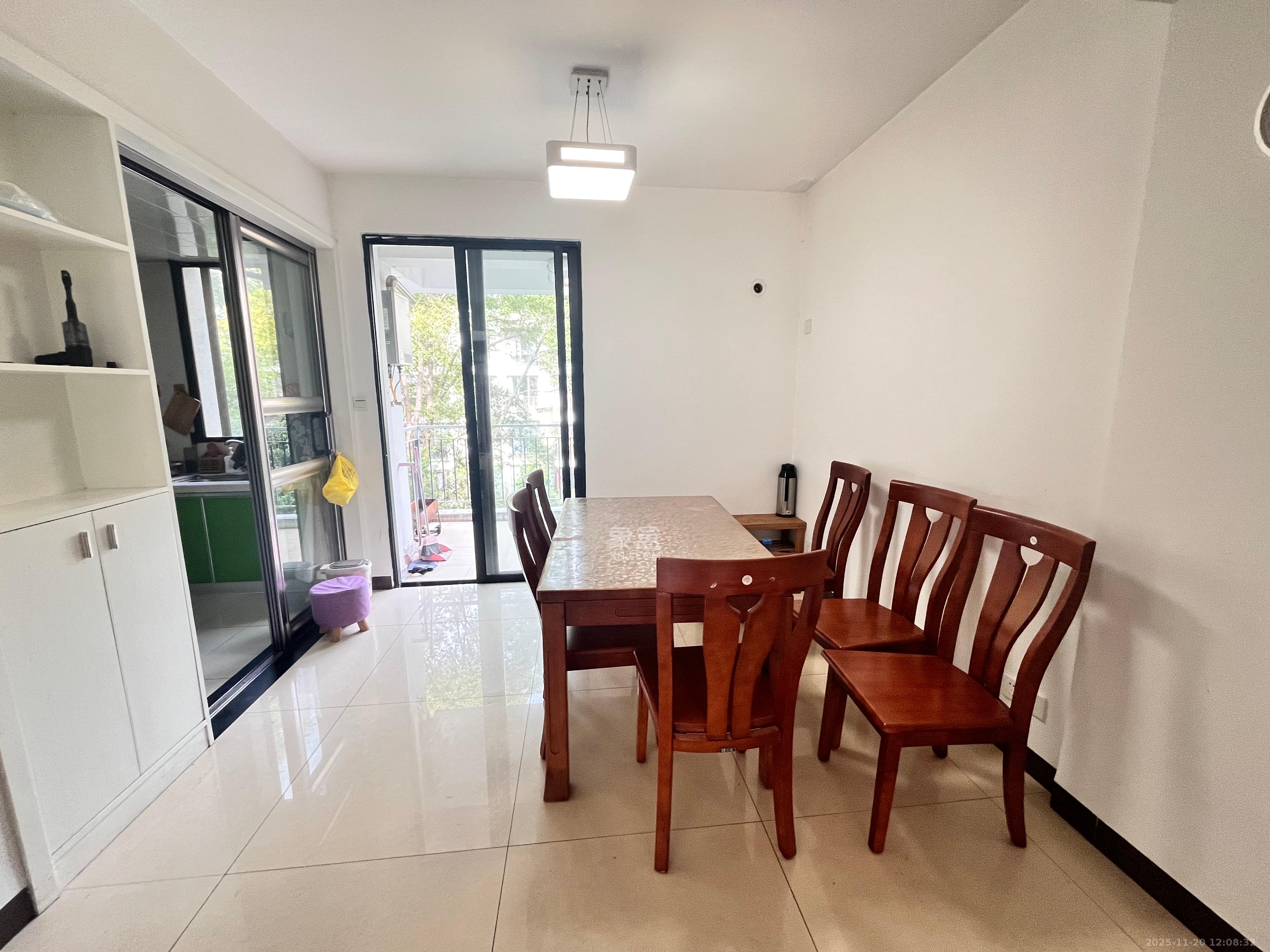 西街花园 3室2厅2卫 3600.0元/月 西街花园 3室2厅2卫 3600.0元/月室内图