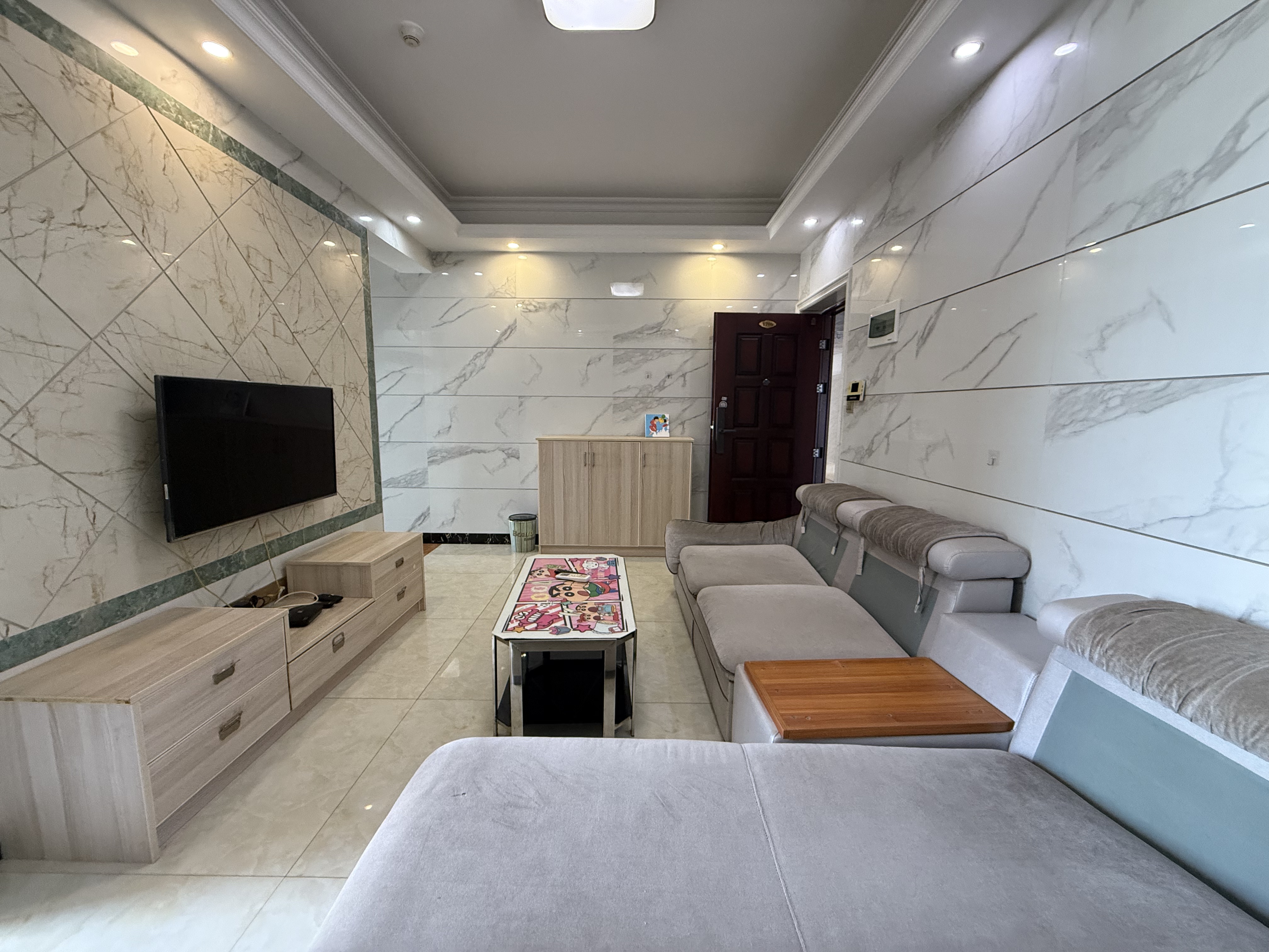 华辰汇景一、二期  1室1厅1卫    1700.0元/月室内图