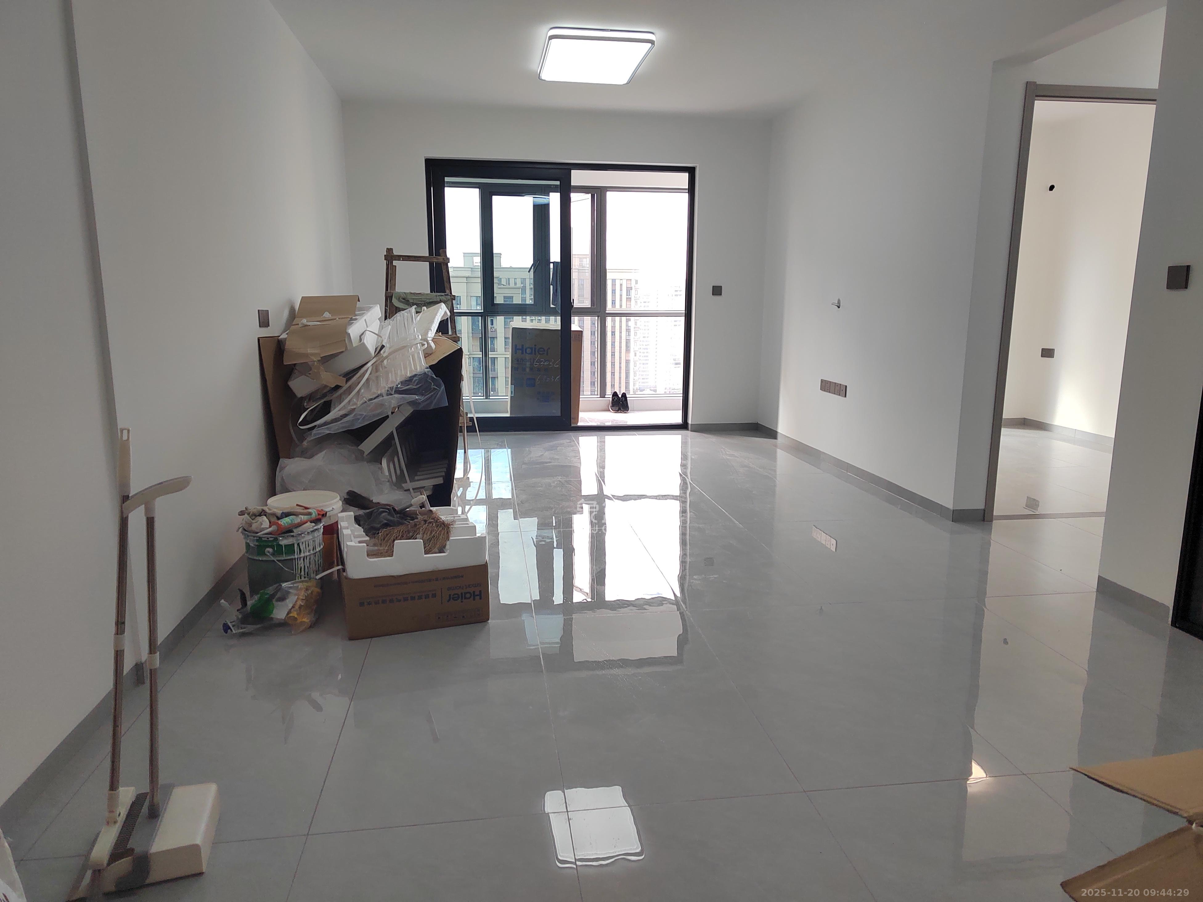 中建钰和城  4室2厅2卫    4300.0元/月