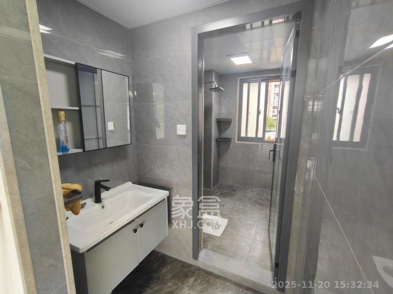 阳光城尚东湾悦江府 4室2厅2卫 3400.0元/月 阳光城尚东湾悦江府 4室2厅2卫 3400.0元/月室内图