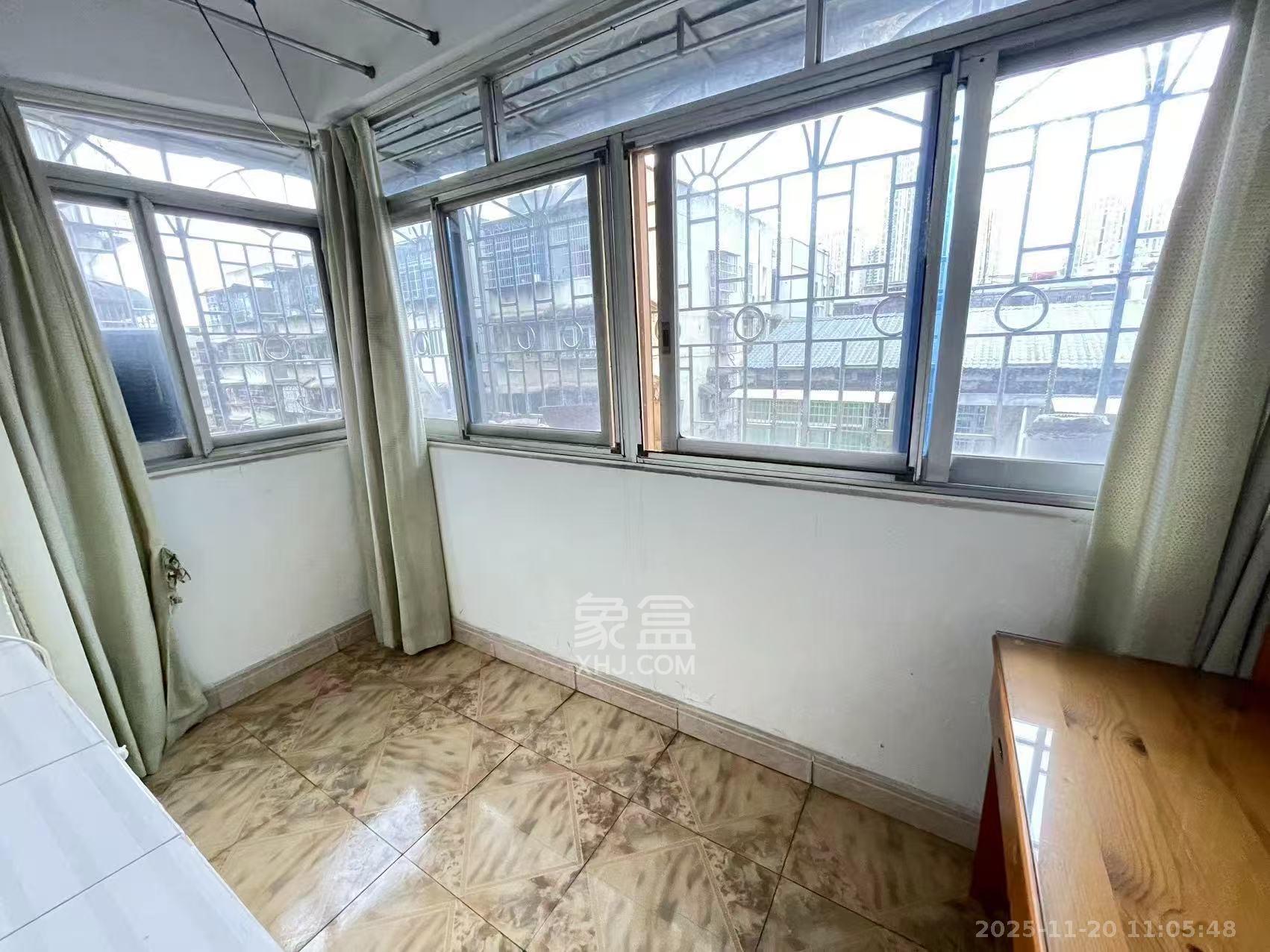 金汇小区  2室1厅1卫    1700.0元/月室内图