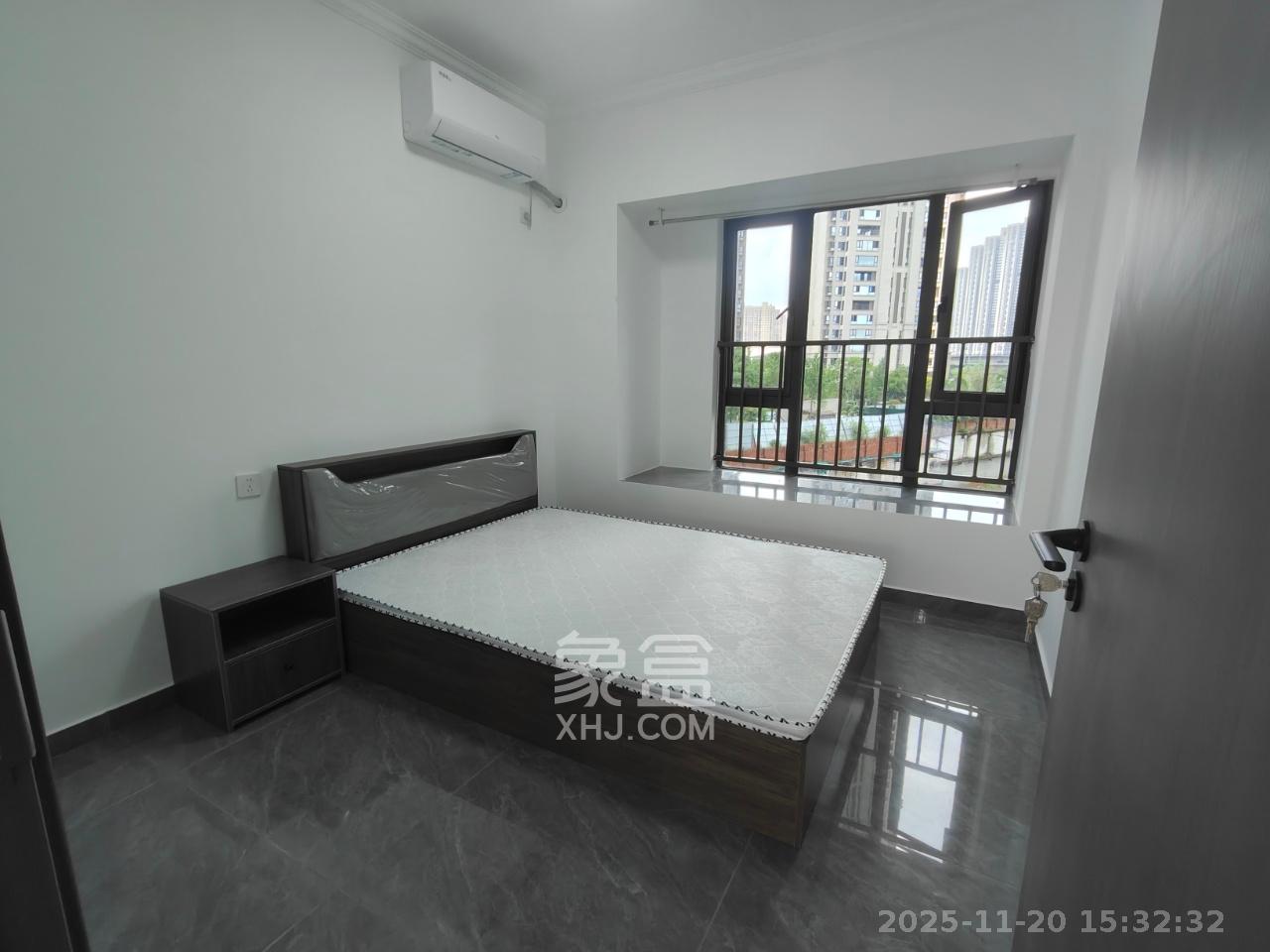 阳光城尚东湾悦江府  4室2厅2卫    3400.0元/月室内图