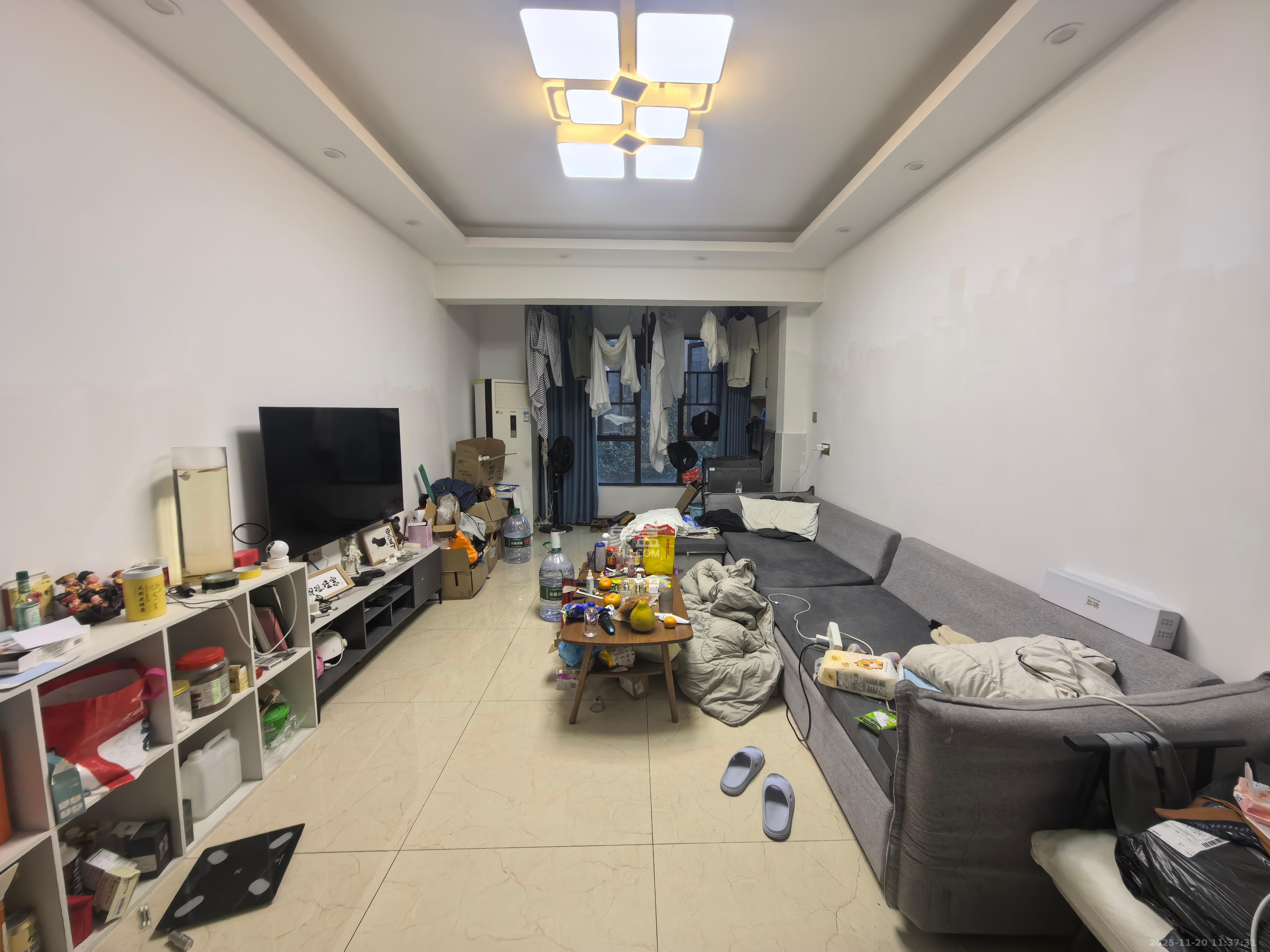 阳光城尚东湾青云苑  3室1厅1卫    1900.0元/月