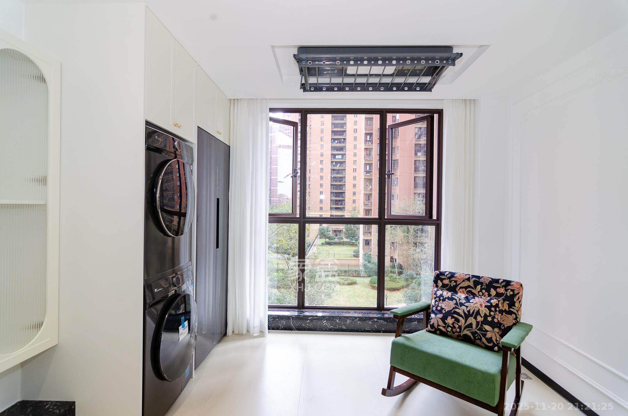 新城国际花都 3室2厅1卫 59.8万 新城国际花都 3室2厅1卫 59.8万阳台