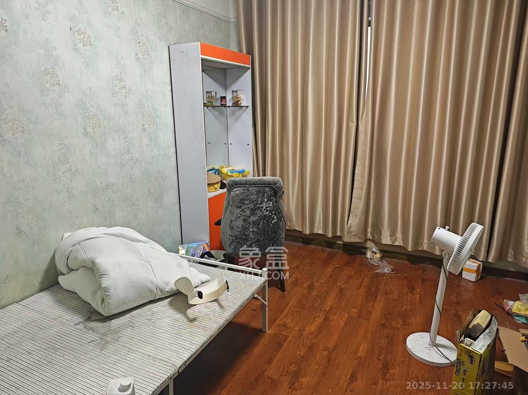 中域蓉城 4室2厅1卫 4200.0元/月 中域蓉城 4室2厅1卫 4200.0元/月室内图