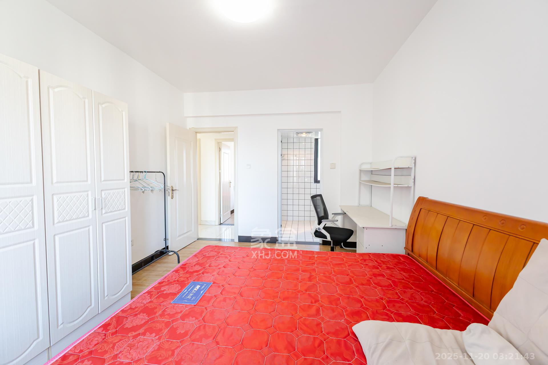 勤诚达境界城 4室2厅2卫 85.0万 勤诚达境界城 4室2厅2卫 85.0万卧室