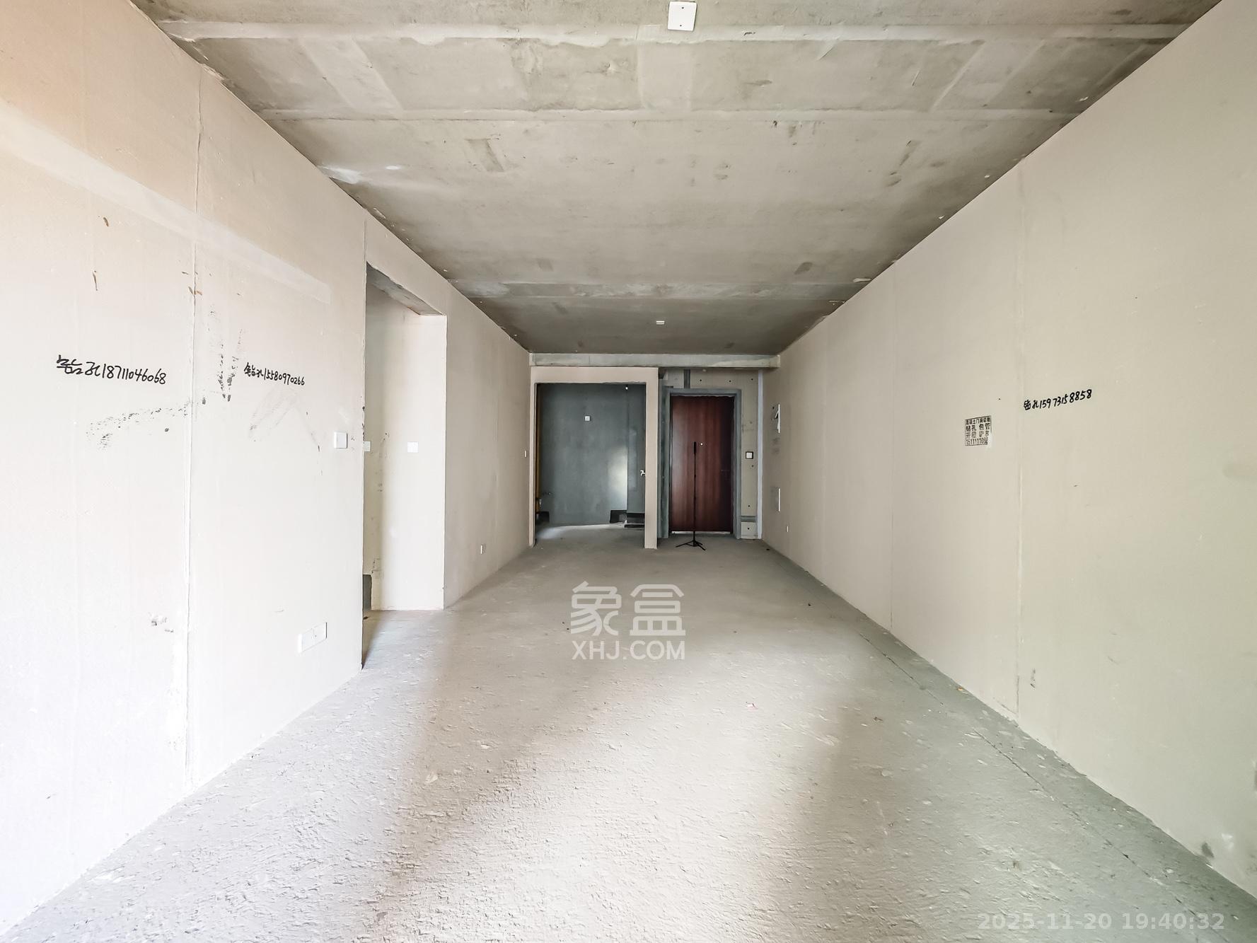 长沙北中心保利时代G区  3室2厅1卫    78.0万客厅