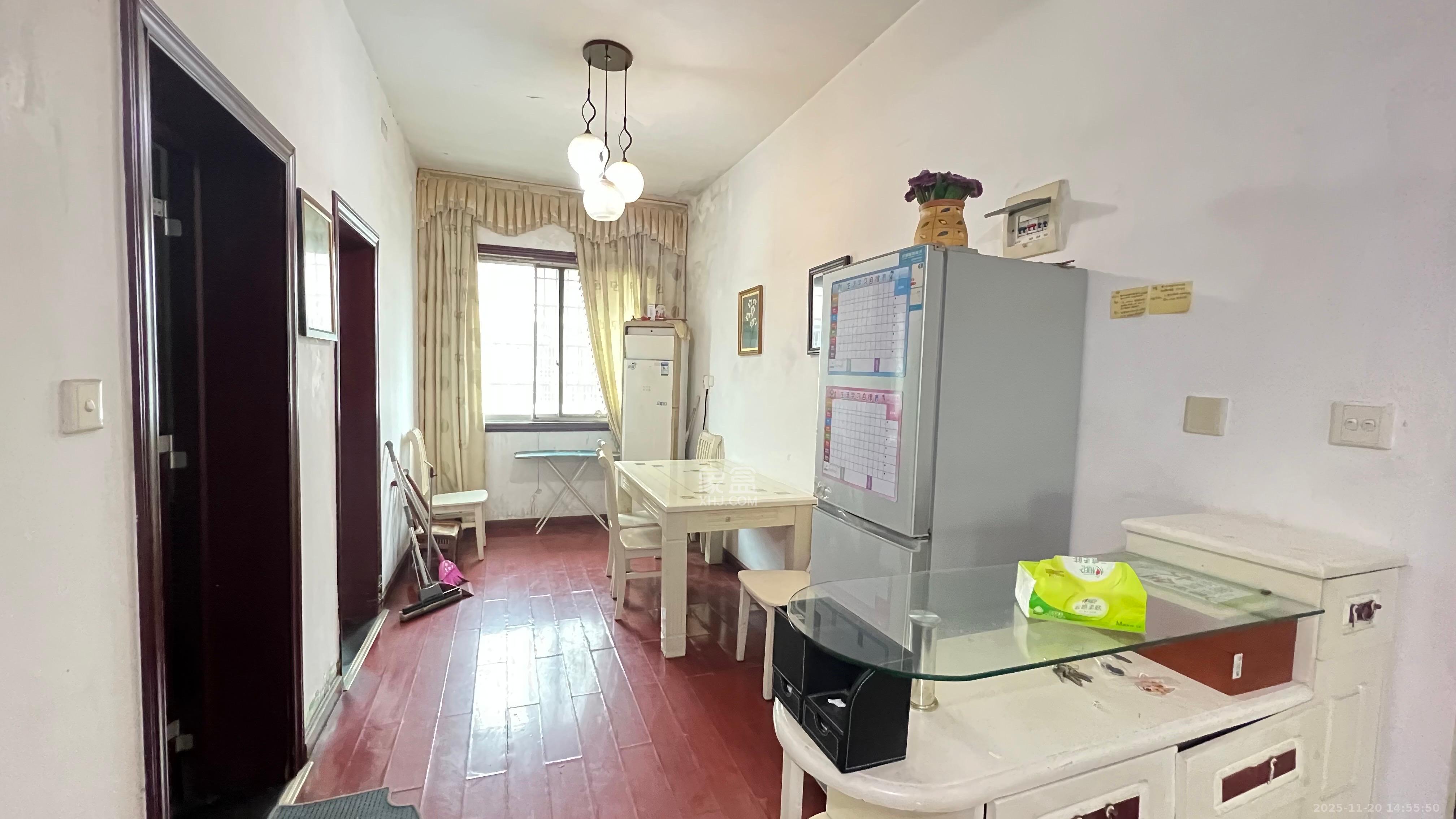 中南汽车世界 2室2厅1卫 1000.0元/月 中南汽车世界 2室2厅1卫 1000.0元/月室内图