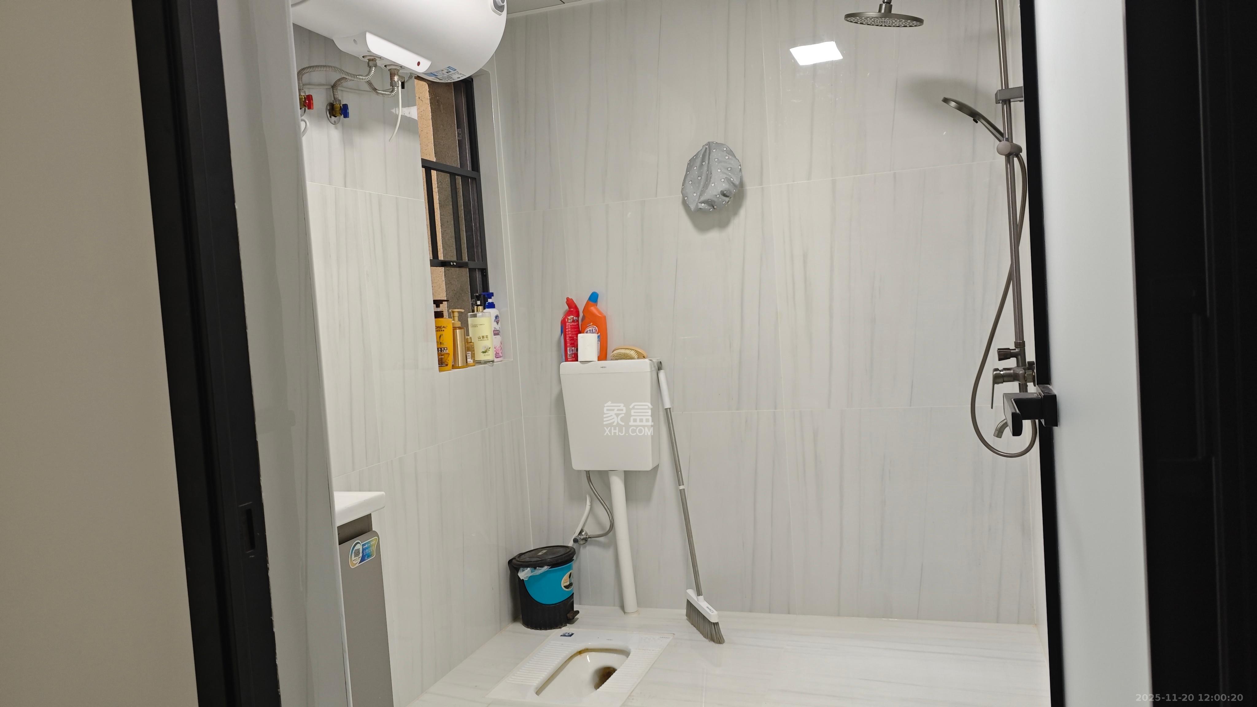 长房岭秀时代 4室2厅2卫 3400.0元/月 长房岭秀时代 4室2厅2卫 3400.0元/月室内图