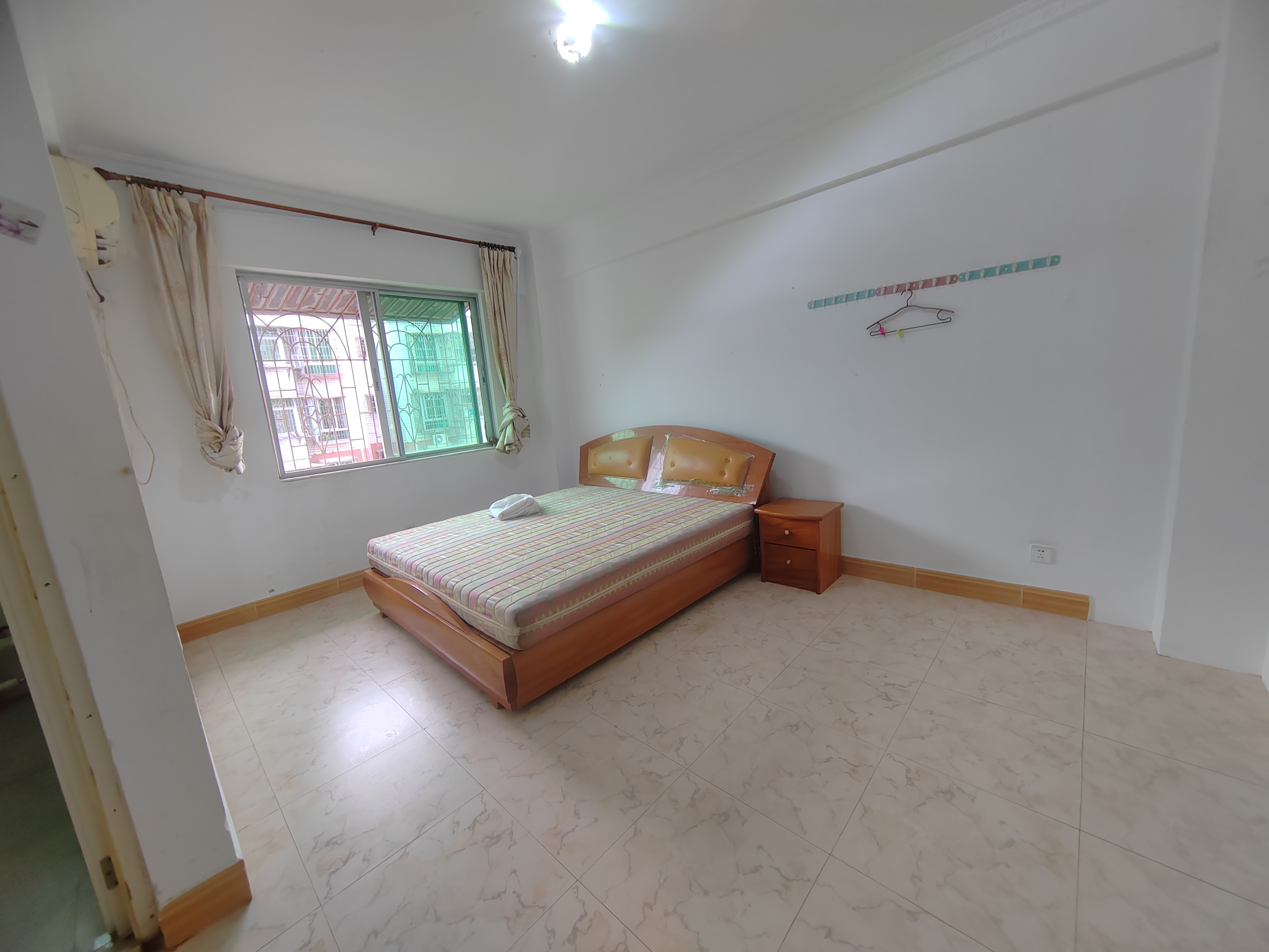 农垦东大院  3室2厅2卫    2800.0元/月室内图