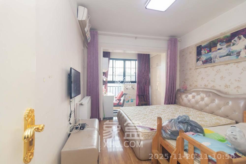 紫御江山  4室2厅2卫    2800.0元/月室内图