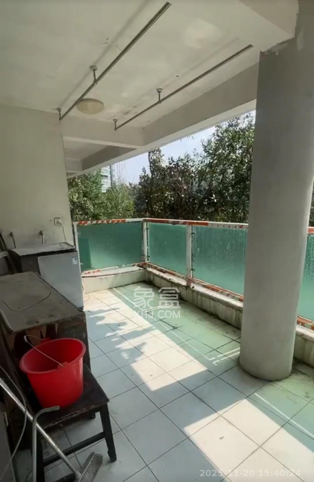 湘麓国际 3室2厅2卫 2100.0元/月 湘麓国际 3室2厅2卫 2100.0元/月室内图