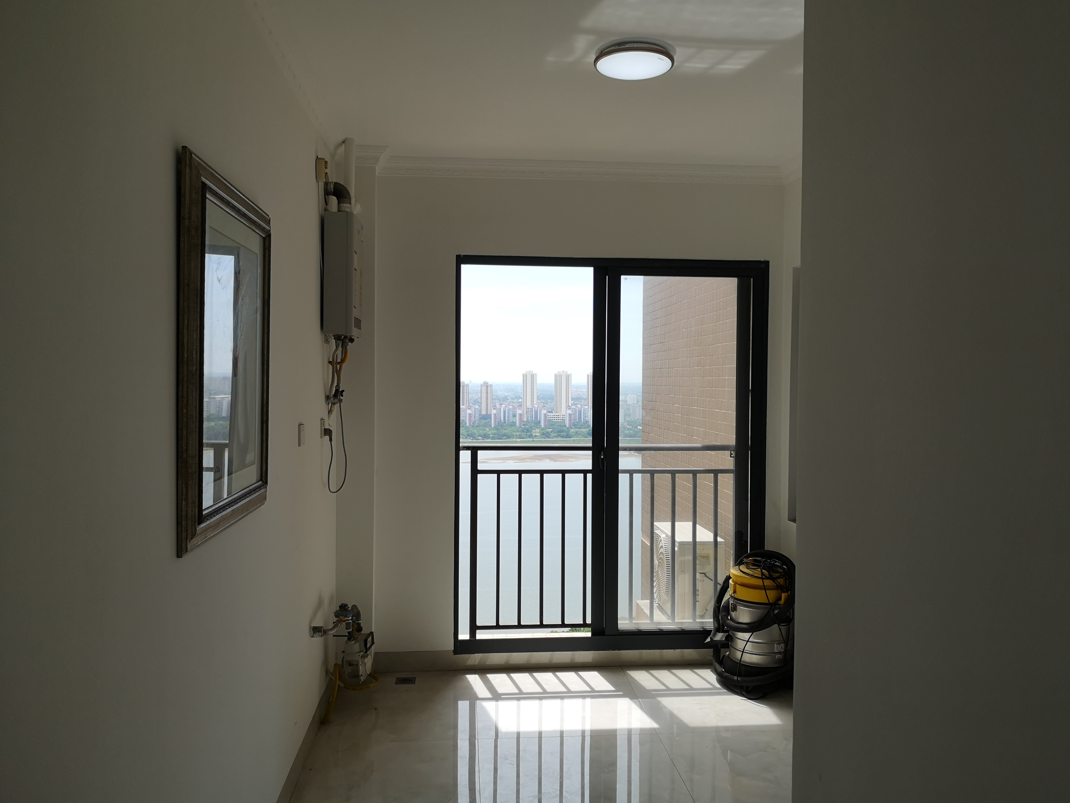 和风江岸  3室2厅2卫    3500.0元/月室内图