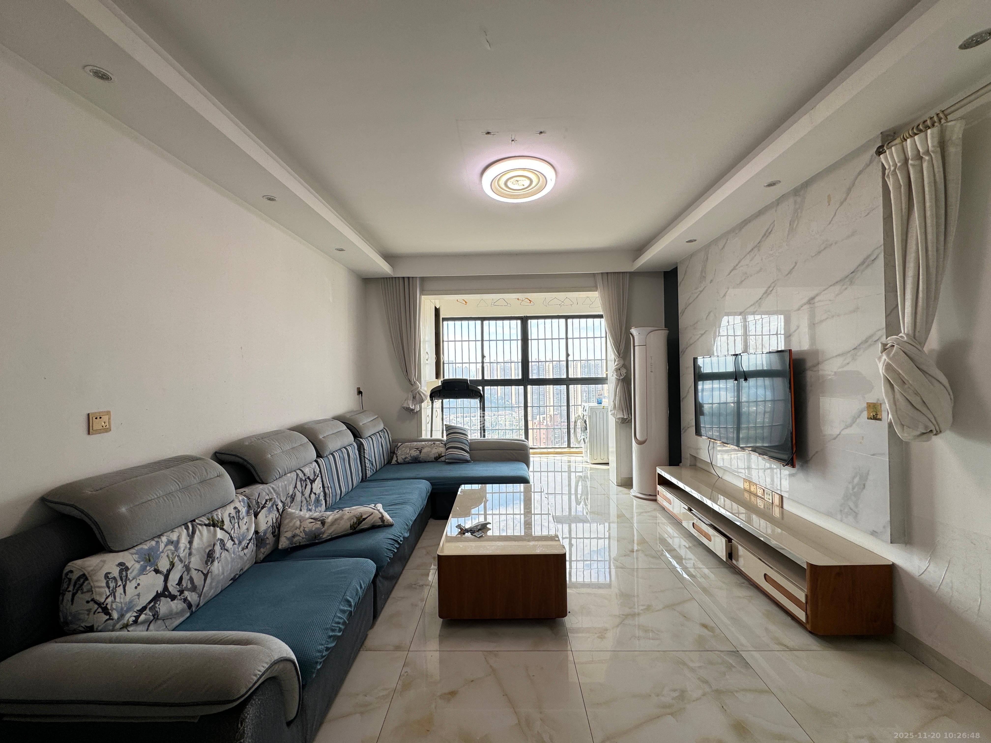 丰源国际  3室1厅1卫    2000.0元/月室内图1