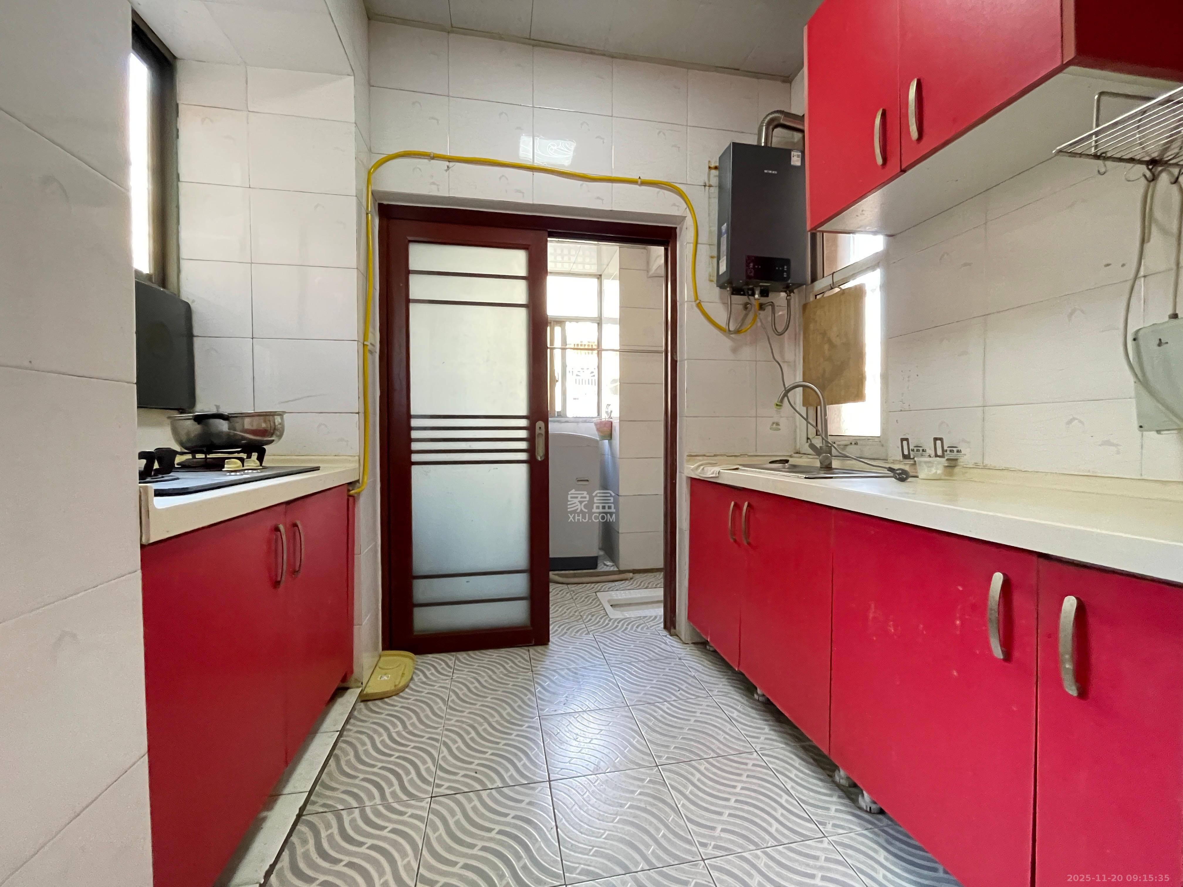 红旗区四片  3室1厅1卫    1680.0元/月室内图