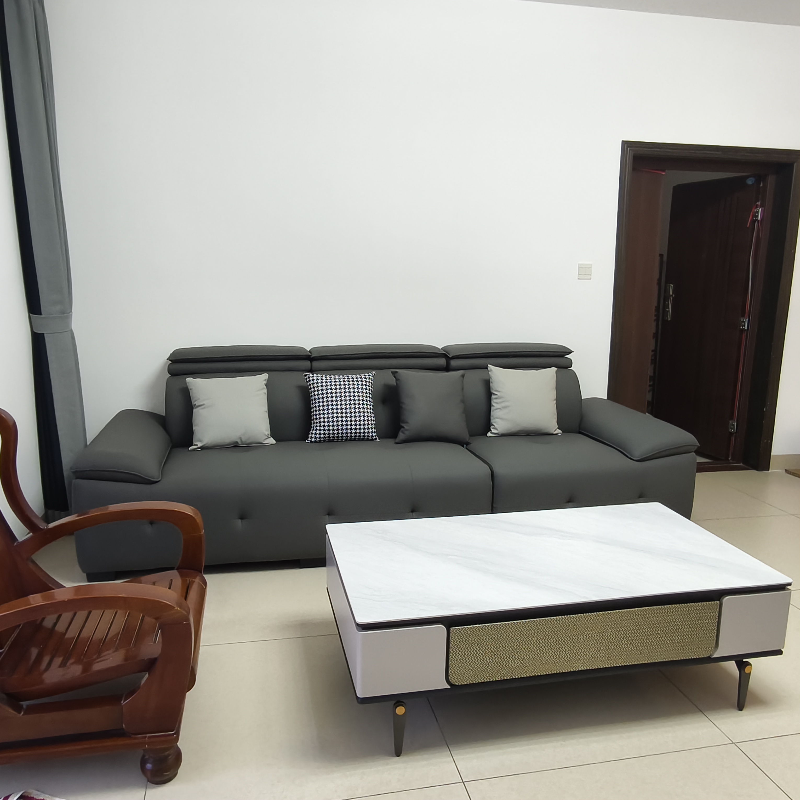 八一小区 3室2厅2卫 3300.0元/月 八一小区 3室2厅2卫 3300.0元/月室内图