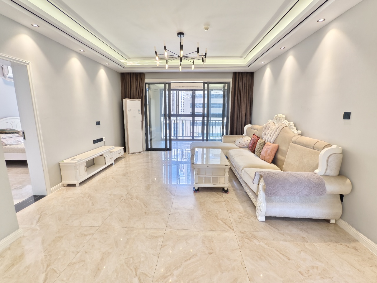 海航豪庭北苑 3室2厅2卫 5000.0元/月 海航豪庭北苑 3室2厅2卫 5000.0元/月室内图