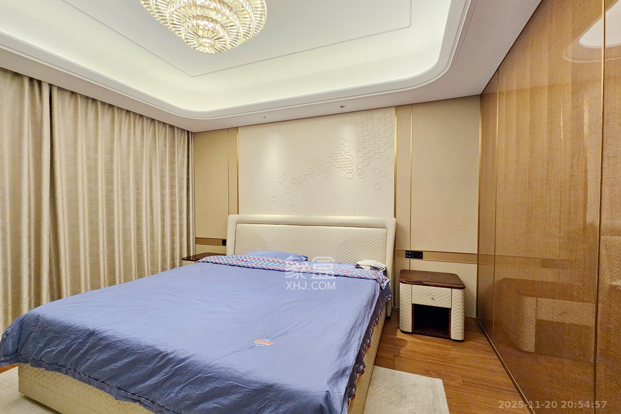 运达滨河广场  5室2厅5卫    1098.0万卧室