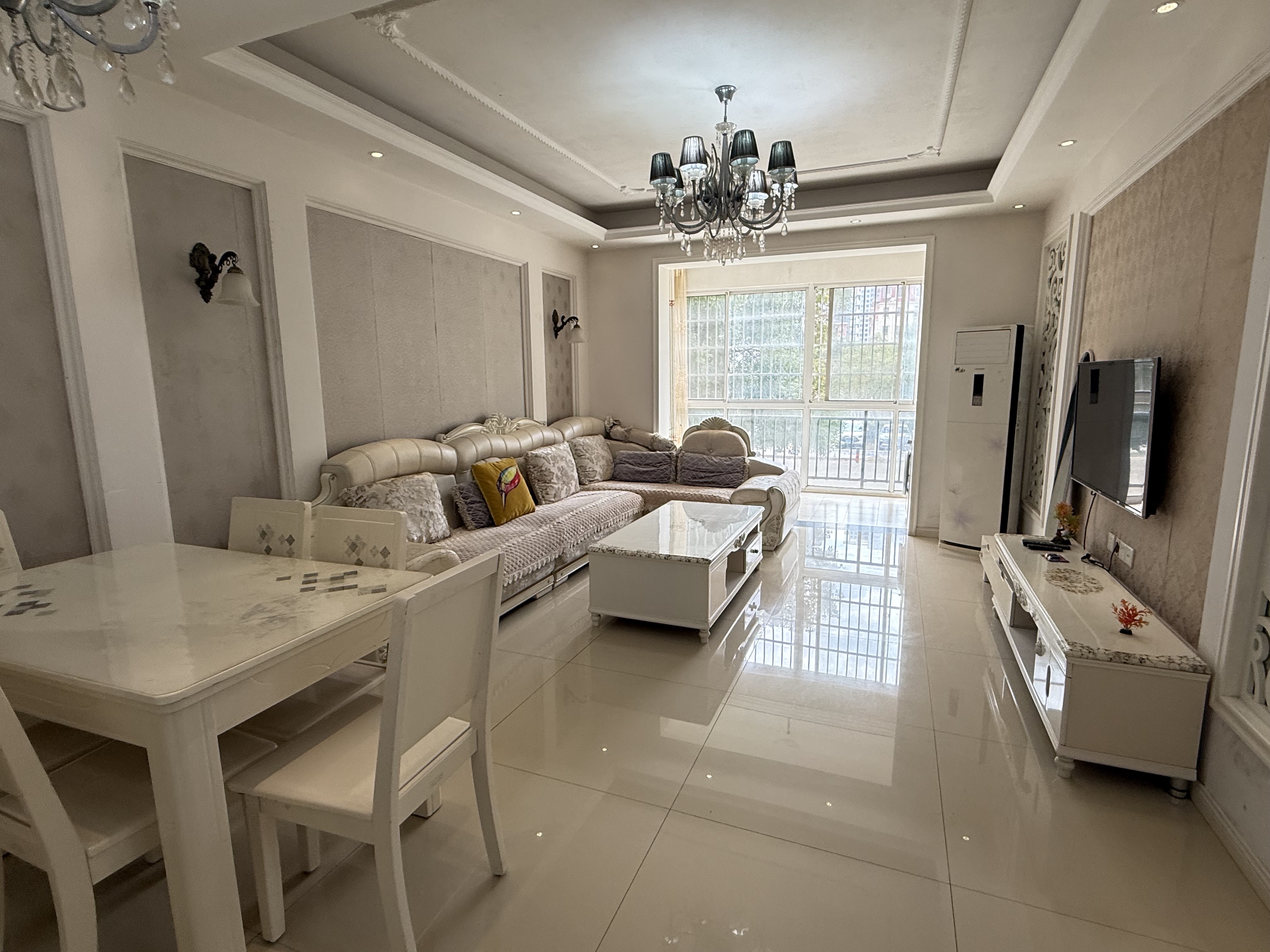 学府花园(文苑瑞景) 2室2厅1卫 1500.0元/月 学府花园(文苑瑞景) 2室2厅1卫 1500.0元/月室内图