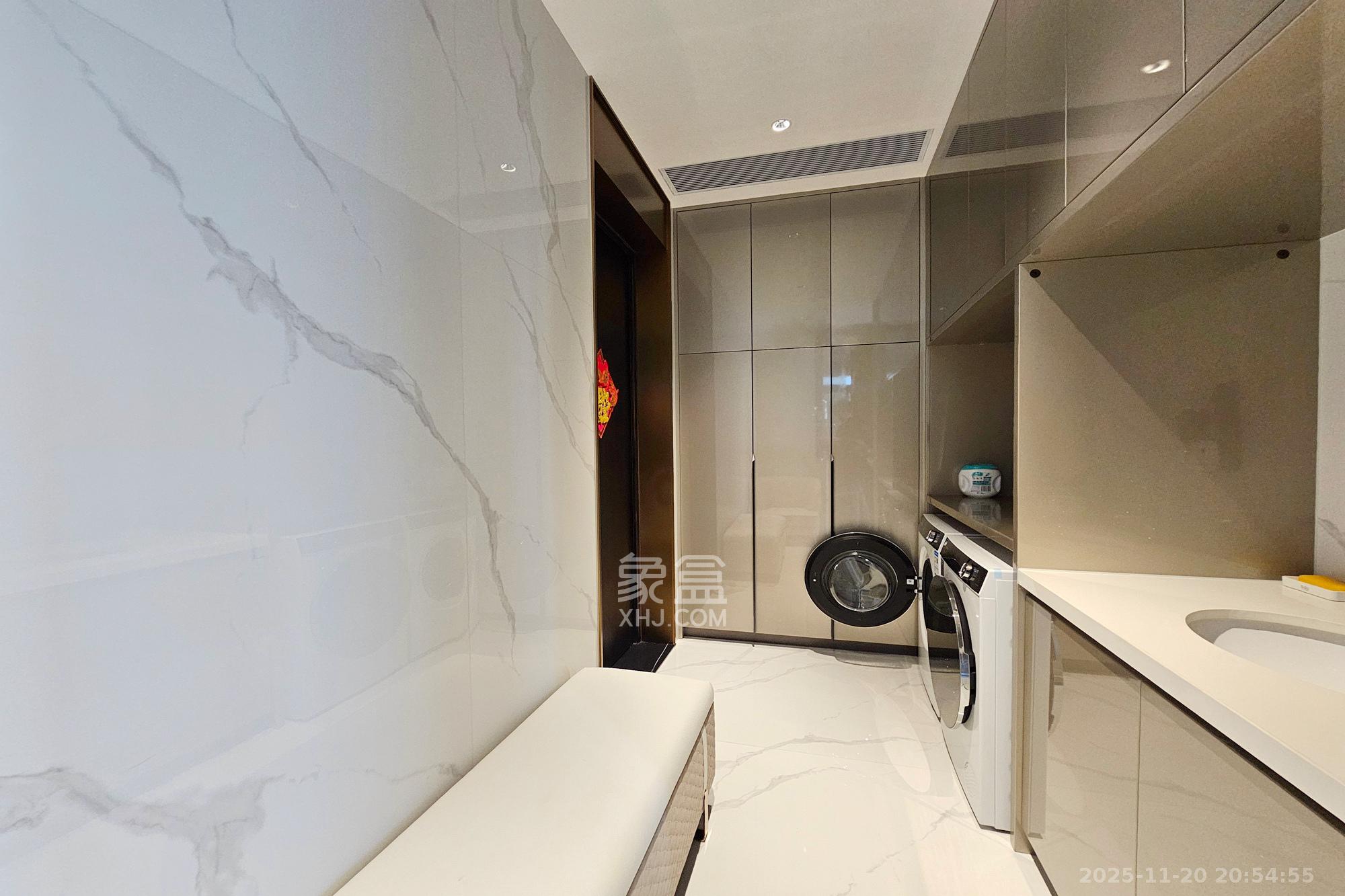 运达滨河广场  5室2厅5卫    1098.0万其他