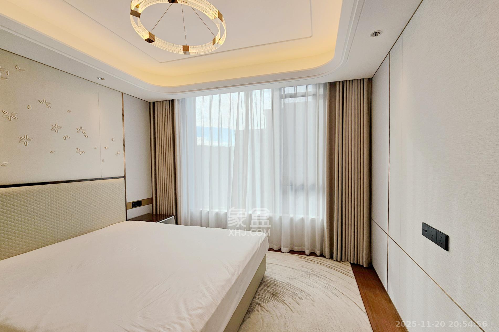 运达滨河广场  5室2厅5卫    1098.0万卧室