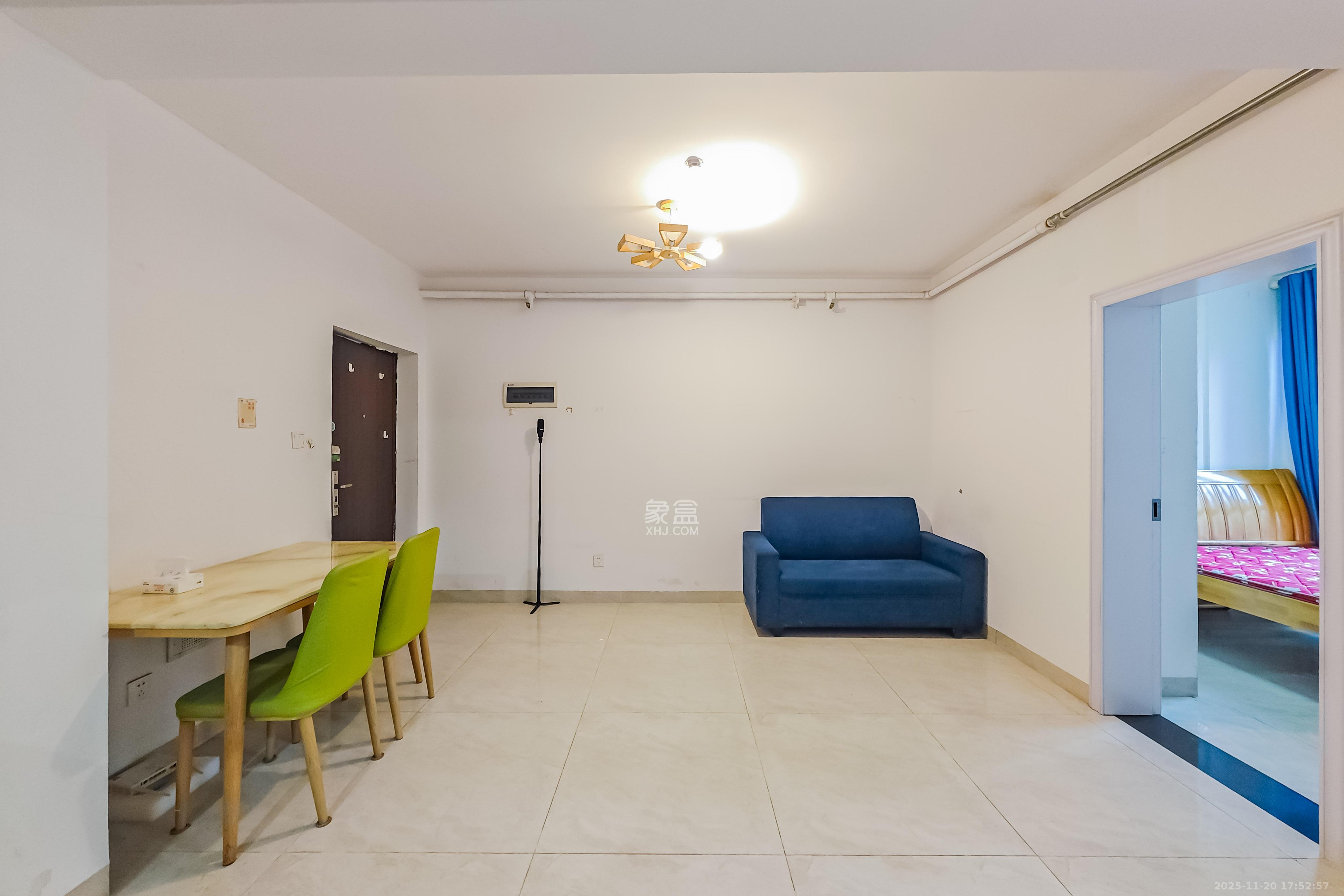 欧亚达国际广场 2室1厅1卫 39.0万 欧亚达国际广场 2室1厅1卫 39.0万客厅