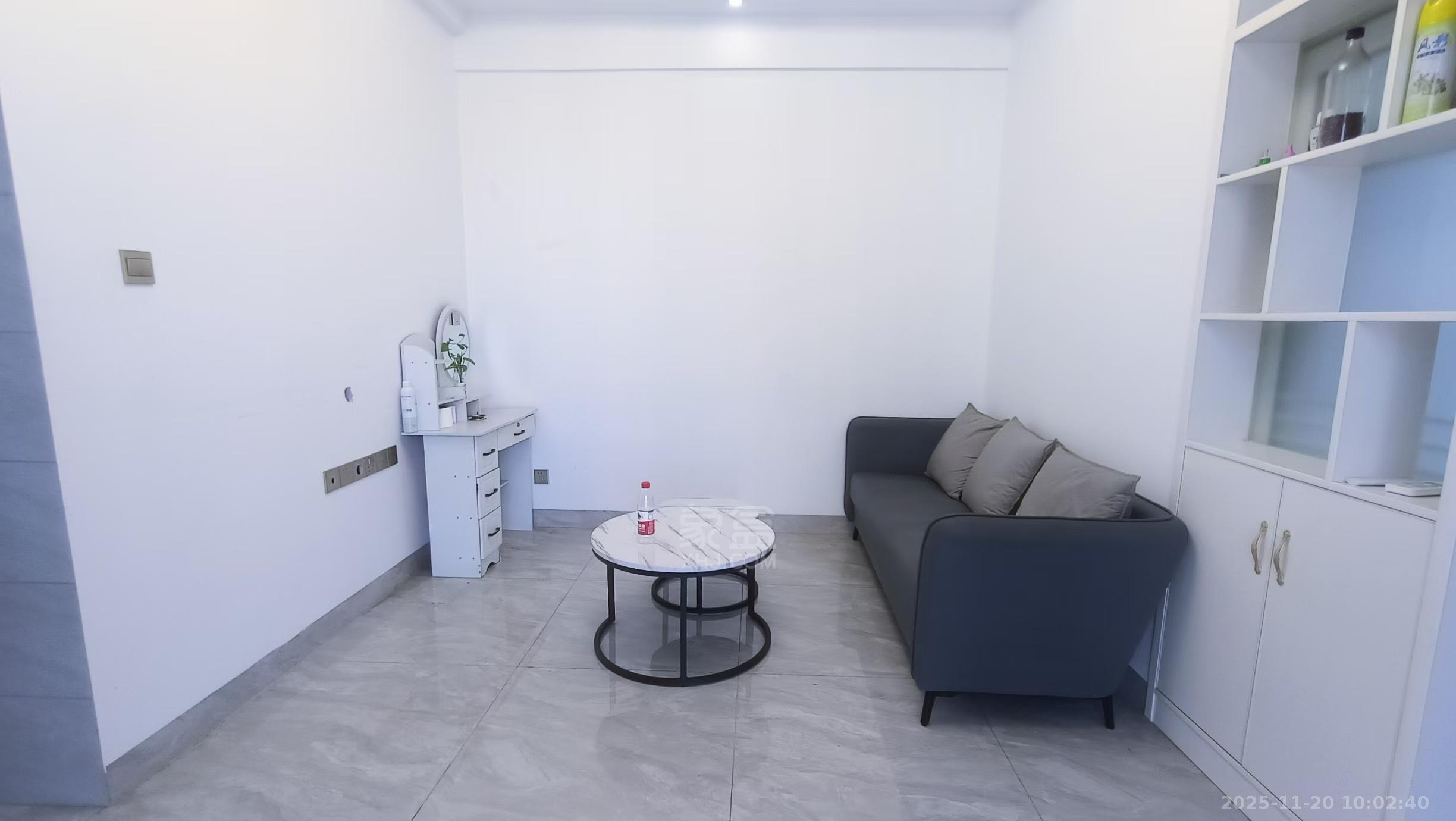 东方时代广场  1室1厅1卫    1300.0元/月