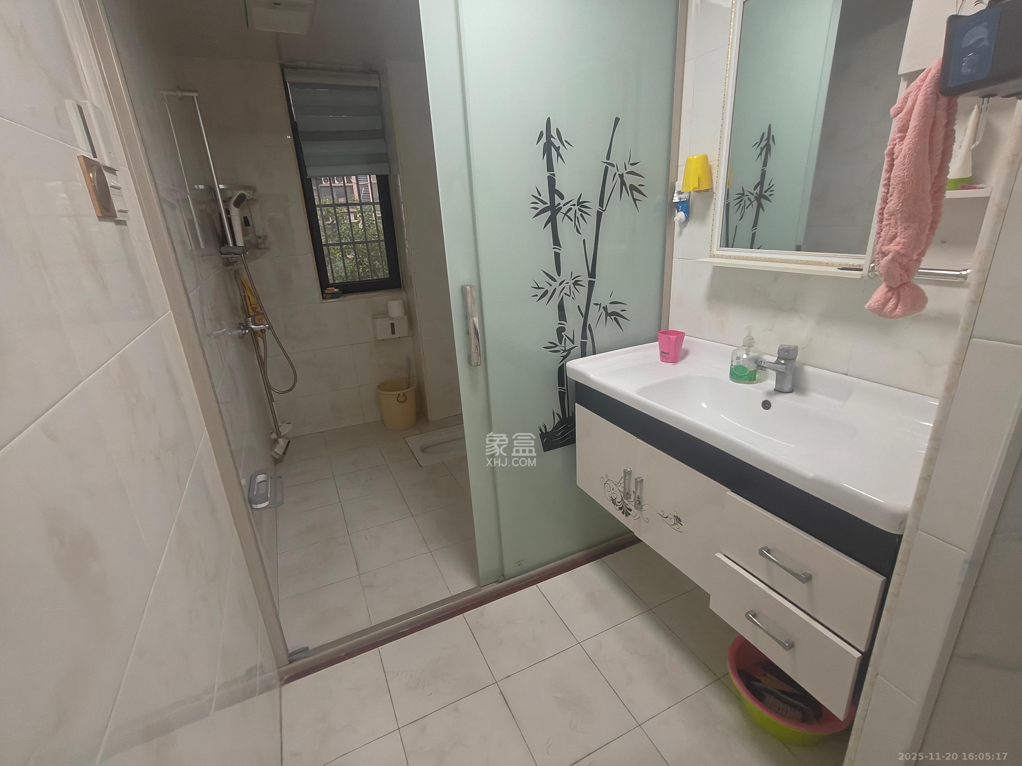 蓝山郡 3室2厅1卫 2000.0元/月 蓝山郡 3室2厅1卫 2000.0元/月室内图