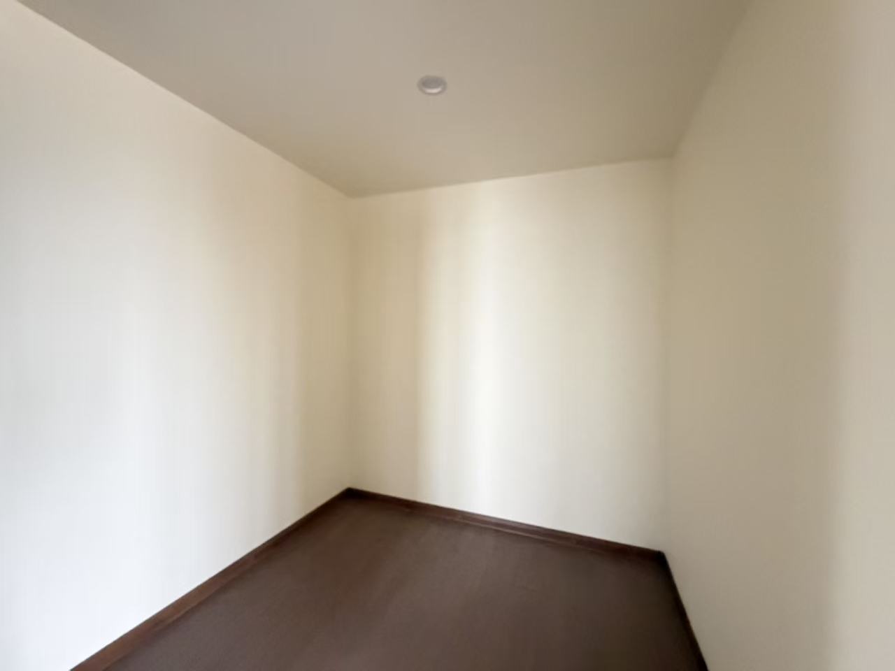 华耀碧桂园十里江湾誉峯  5室2厅3卫    5000.0元/月室内图