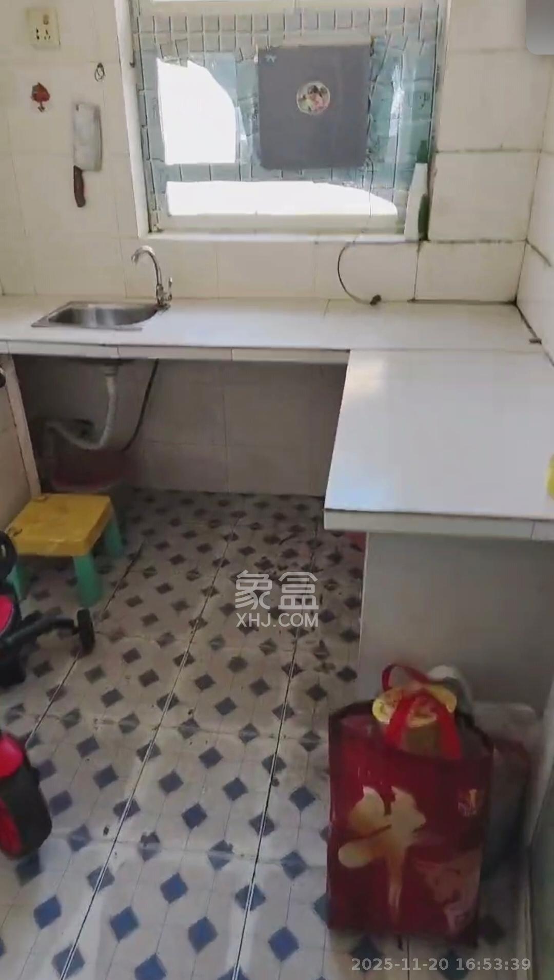 新桥沁园（银港农贸市场）  2室2厅1卫    880.0元/月室内图