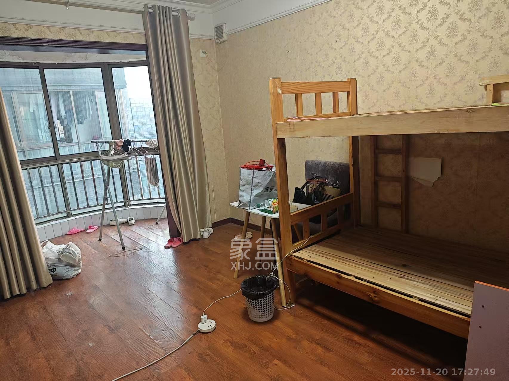 中域蓉城 4室2厅1卫 4200.0元/月 中域蓉城 4室2厅1卫 4200.0元/月室内图