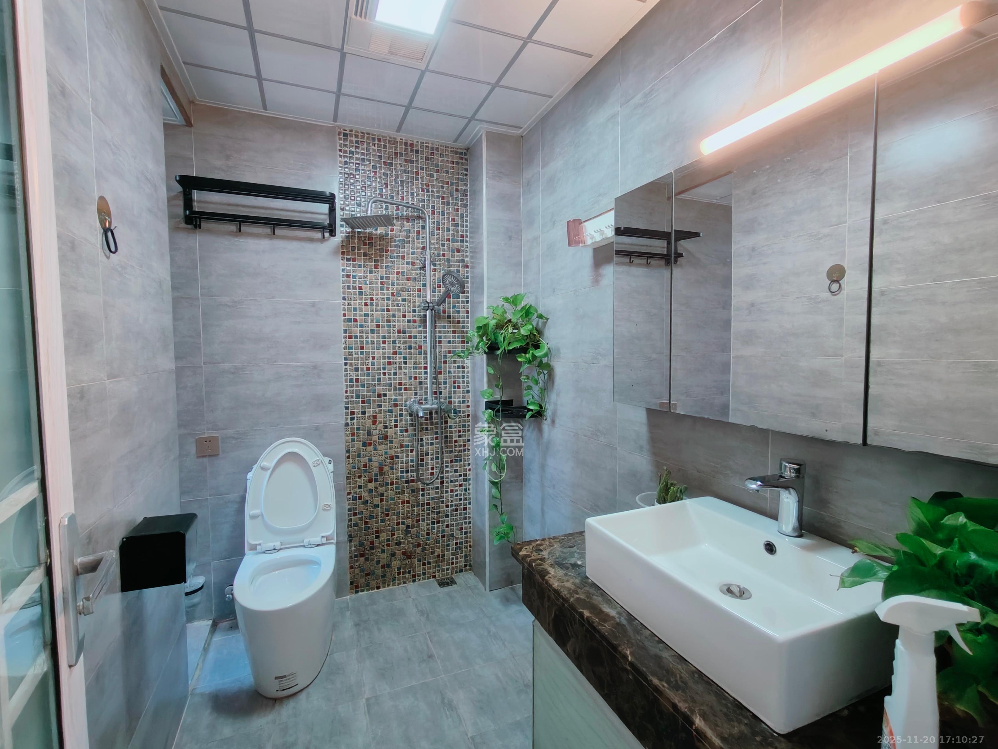 天凯东苑  2室2厅1卫    2200.0元/月室内图